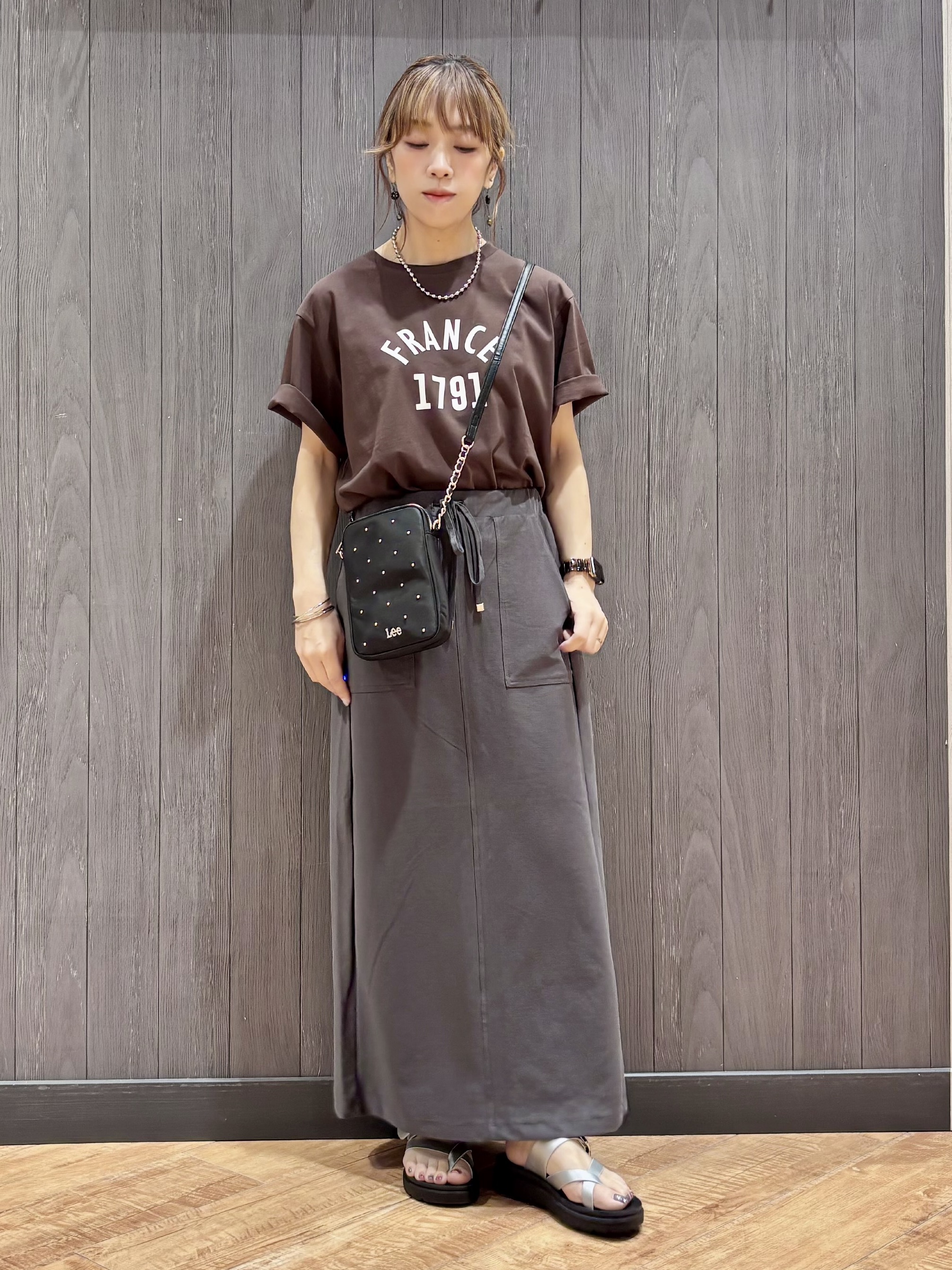 meiさんの「SHOO･LA･RUE｜【ひんやり/洗濯機可/S-LL】夏に快適サラサラ感 大人のひんやりプリントTシャツ」を使ったコーディネート