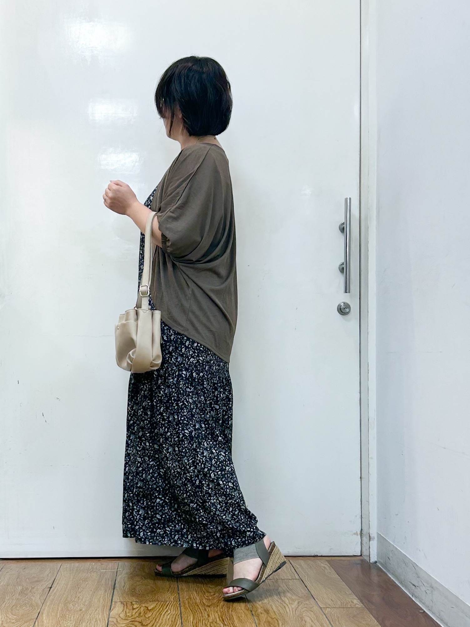 haruさんの「SHOO･LA･RUE｜【ひんやり/体型カバー】冷房、UV対策で持ってて安心 さらさら五分袖ボレロカーディガン」を使ったコーディネート