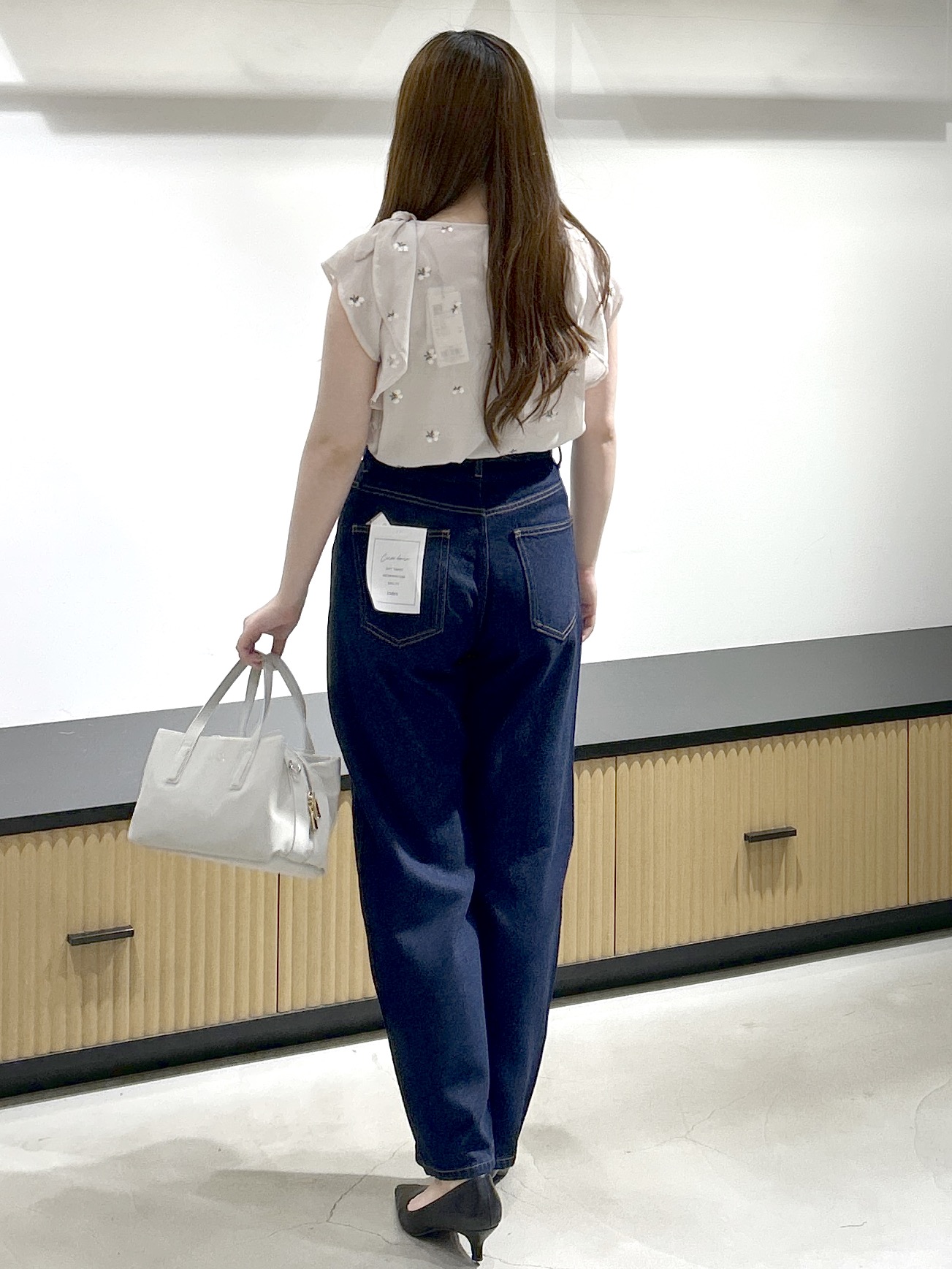 sayaさんの「OPAQUE.CLIP｜2wayフリルリボン刺繍ブラウス【洗濯機OK／イージーアイロン】」を使ったコーディネート