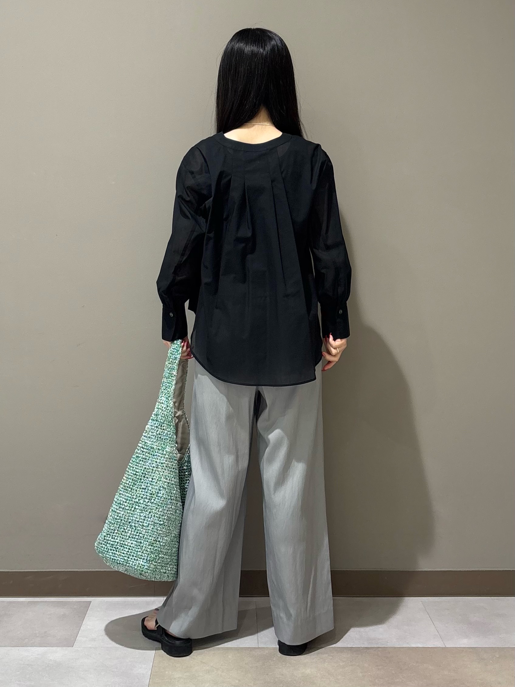 KEIKOさんの「INDIVI｜【洗える／軽やか】無地＆ストライプ柄 切替タックブラウス」を使ったコーディネート