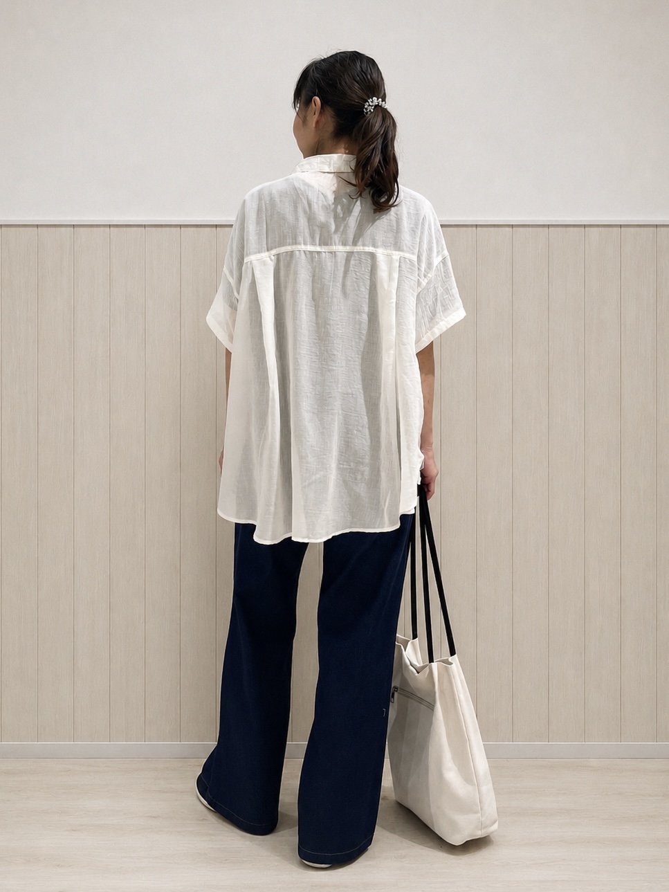 まつみさんの「SHOO･LA･RUE｜ヒップがすっぽり隠れる やわらか5分袖シアーシャツ」を使ったコーディネート