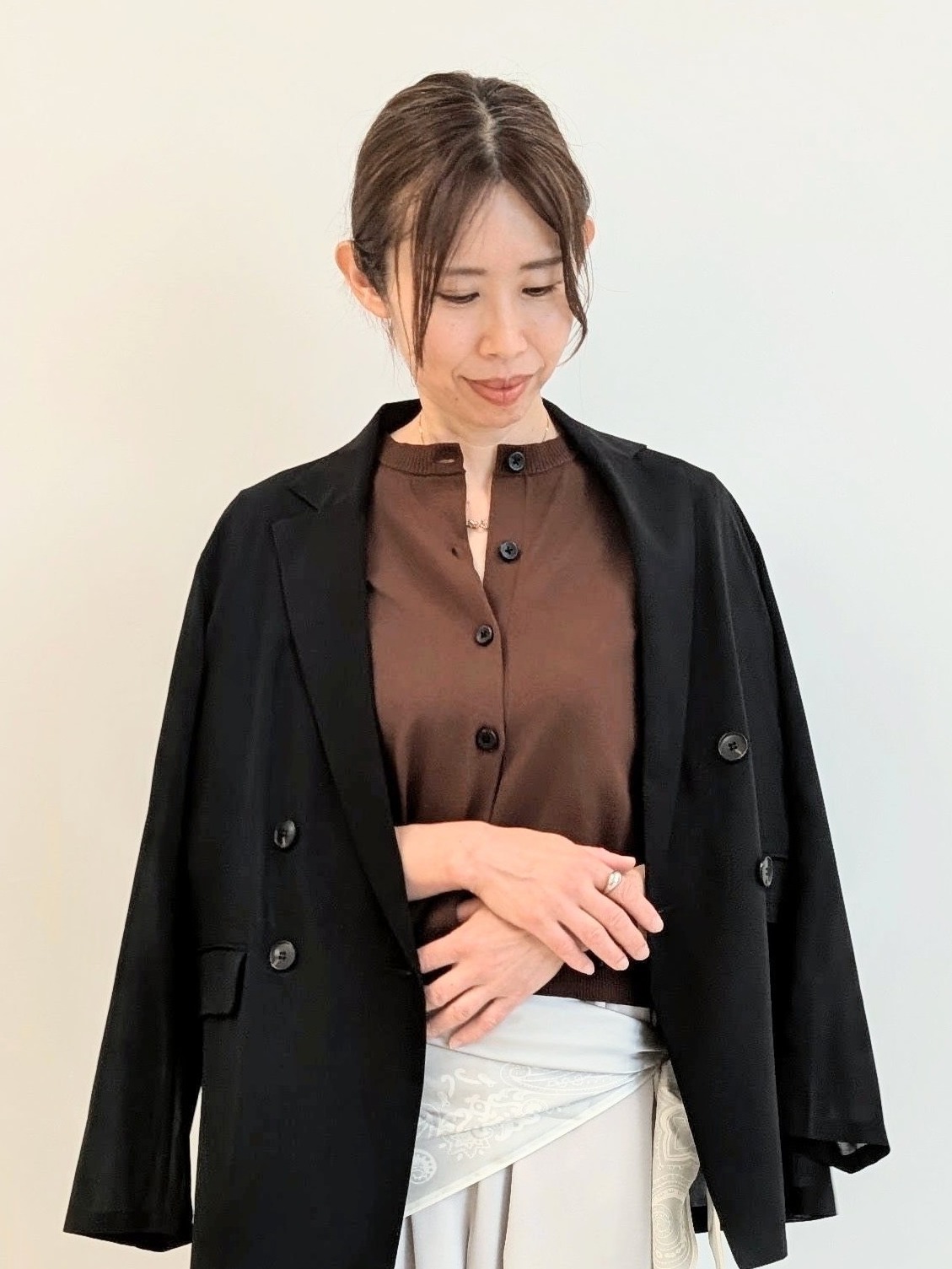 erikkoさんの「UNTITLED｜◆【1枚で着映える】ドットジャガードブラウス」を使ったコーディネート