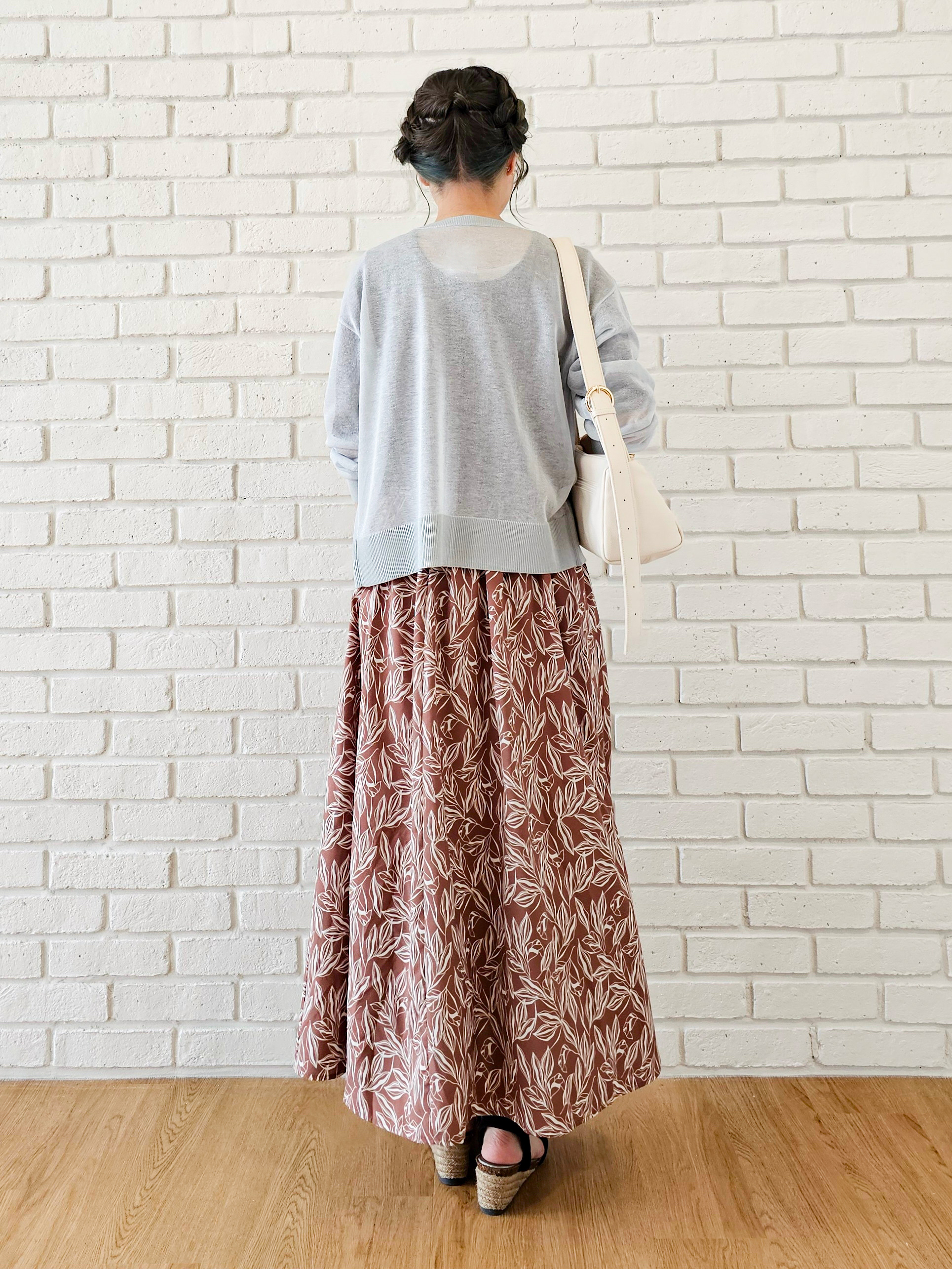 ゆゆさんの「SHOO･LA･RUE｜【さらり快適/洗濯機可/S-LL】シアーラメカーディガン」を使ったコーディネート