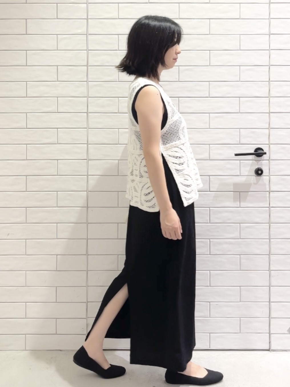 しおりさんの「OPAQUE.CLIP｜カギ針風ベスト【洗濯機OK】」を使ったコーディネート