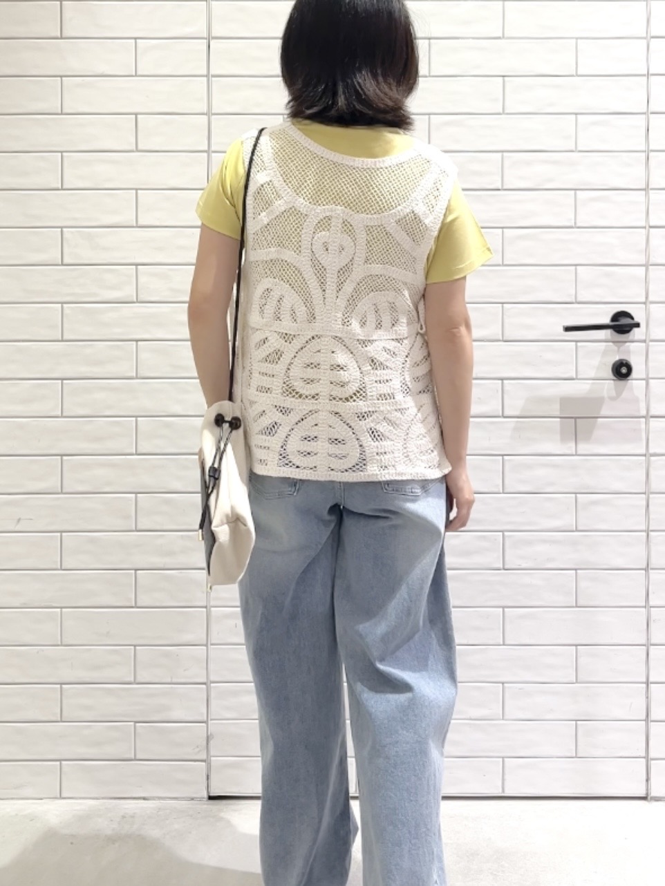 しおりさんの「OPAQUE.CLIP｜カギ針風ベスト【洗濯機OK】」を使ったコーディネート