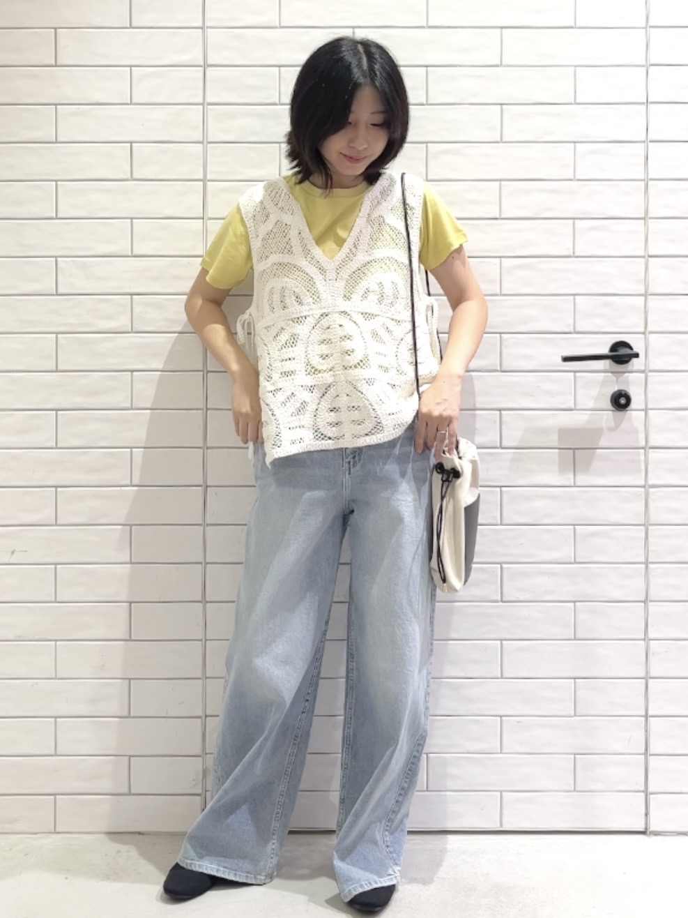 しおりさんの「OPAQUE.CLIP｜カギ針風ベスト【洗濯機OK】」を使ったコーディネート