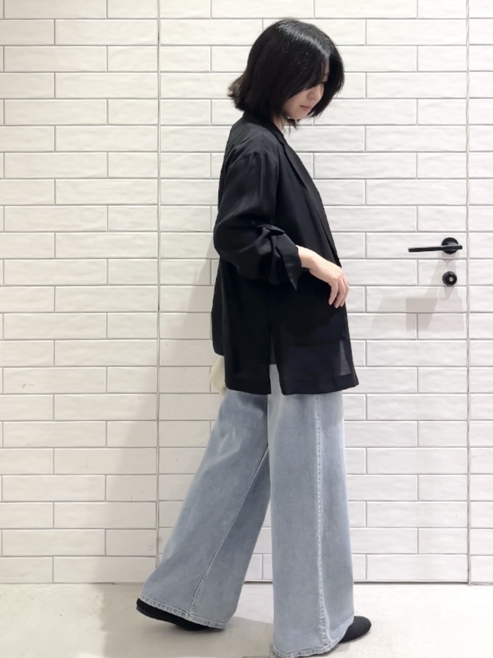 しおりさんの「OPAQUE.CLIP｜シアーテーラードジャケット【2WAY／洗濯機OK】」を使ったコーディネート