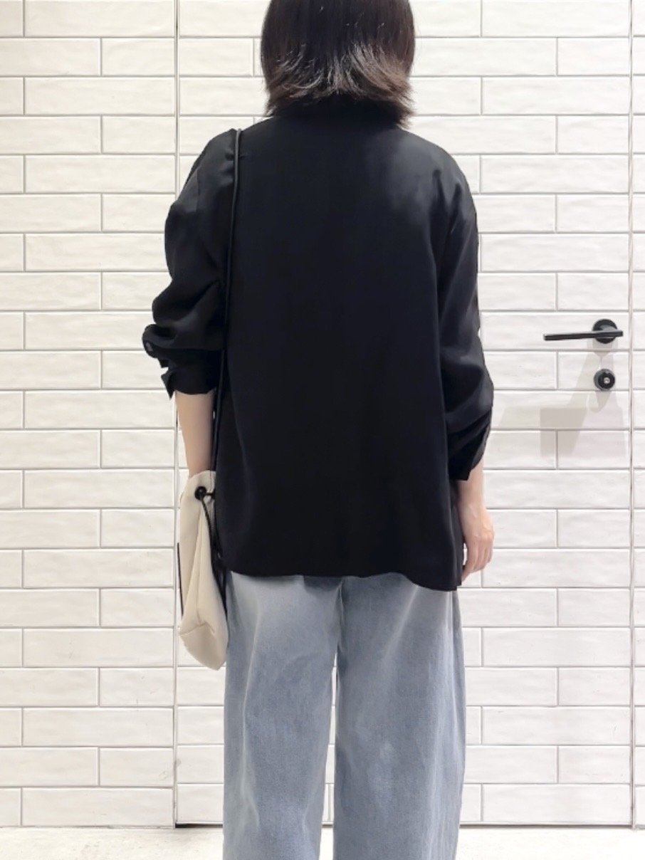 しおりさんの「OPAQUE.CLIP｜シアーテーラードジャケット【2WAY／洗濯機OK】」を使ったコーディネート