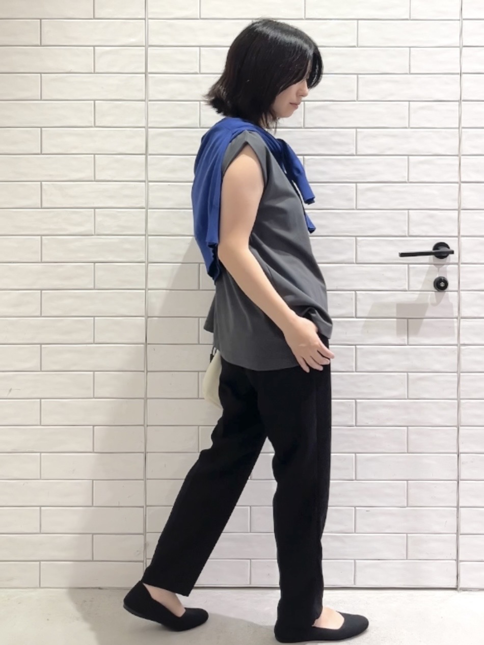 しおりさんの「OPAQUE.CLIP｜ポロ衿ニットカーディガン【洗濯機OK】」を使ったコーディネート