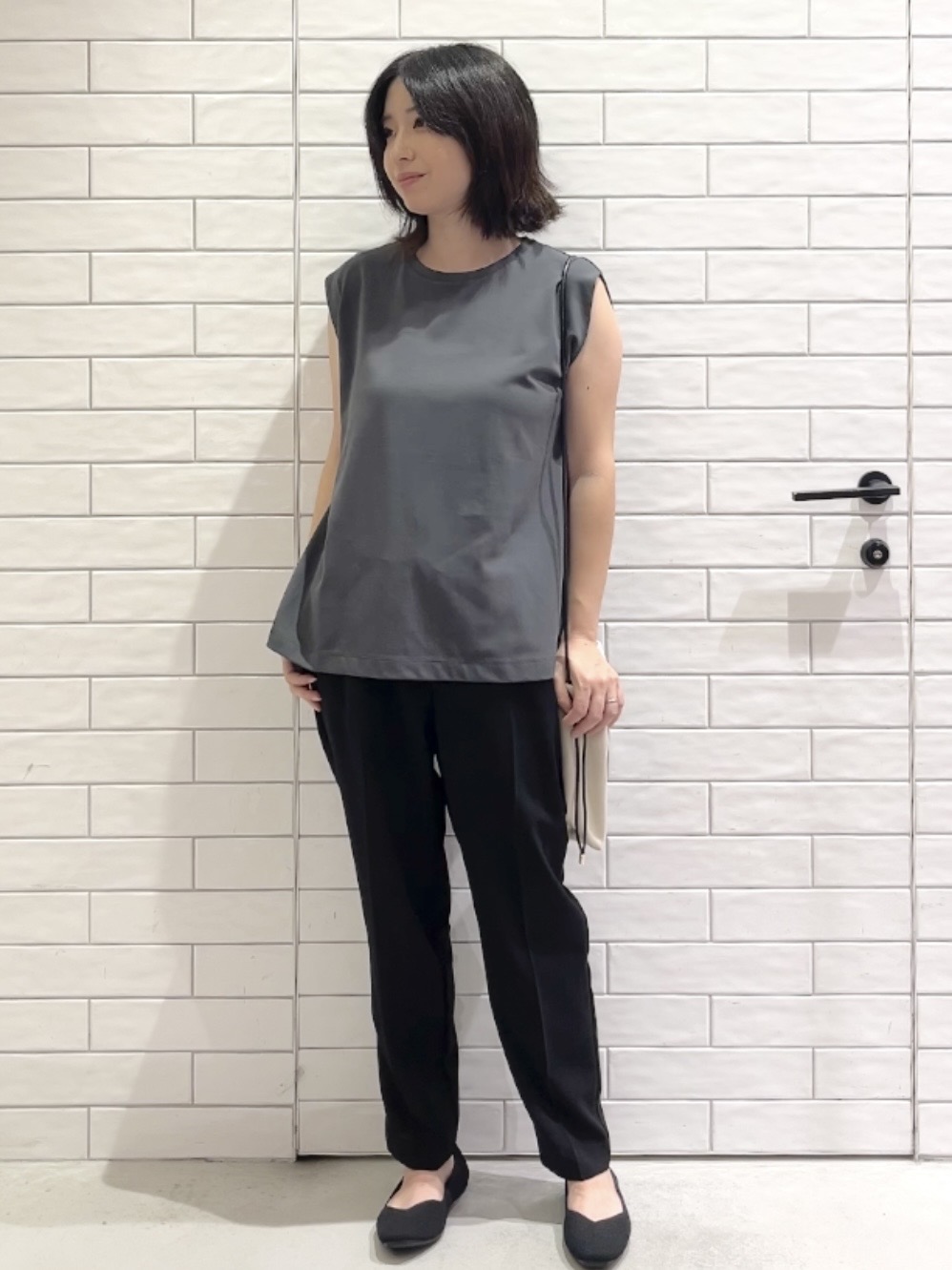 しおりさんの「OPAQUE.CLIP｜【UV／接触冷感】スーパーアイス ノースリーブカットソー《洗濯機OK》」を使ったコーディネート