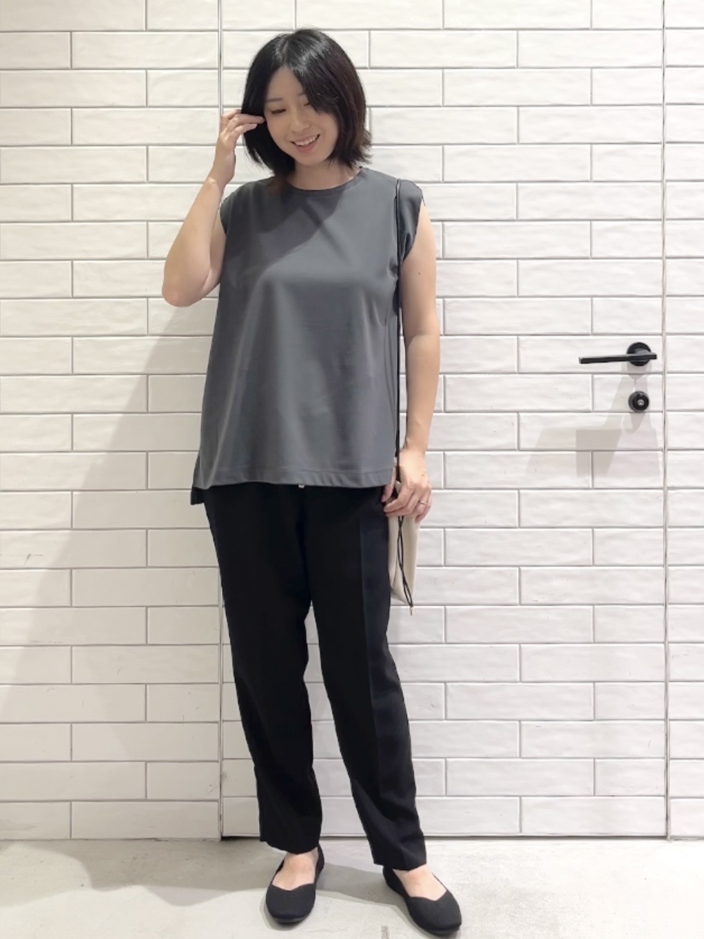 しおりさんの「OPAQUE.CLIP｜【UV／接触冷感】スーパーアイス ノースリーブカットソー《洗濯機OK》」を使ったコーディネート