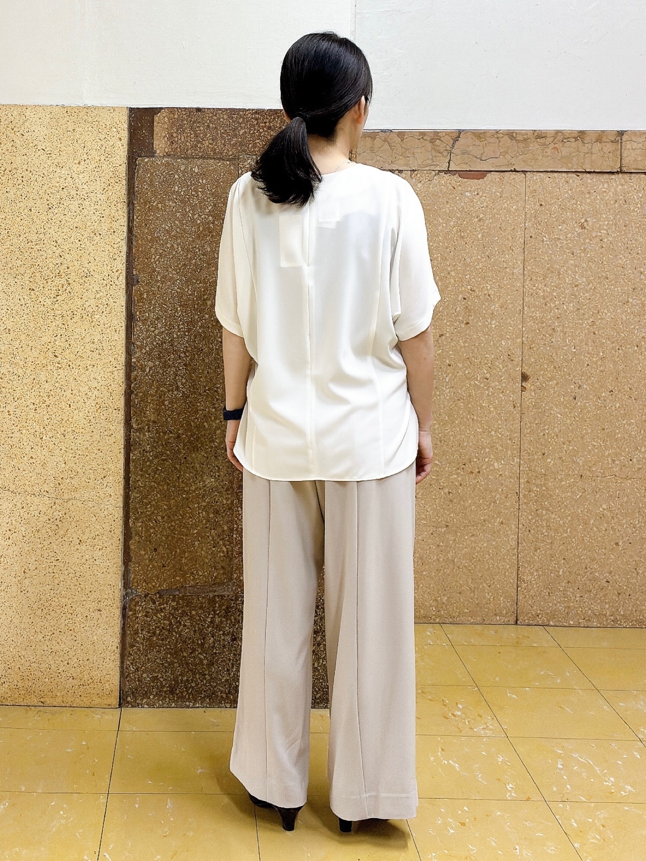 hattoriさんの「INDIVI｜【着る日傘】ドルマントップス」を使ったコーディネート