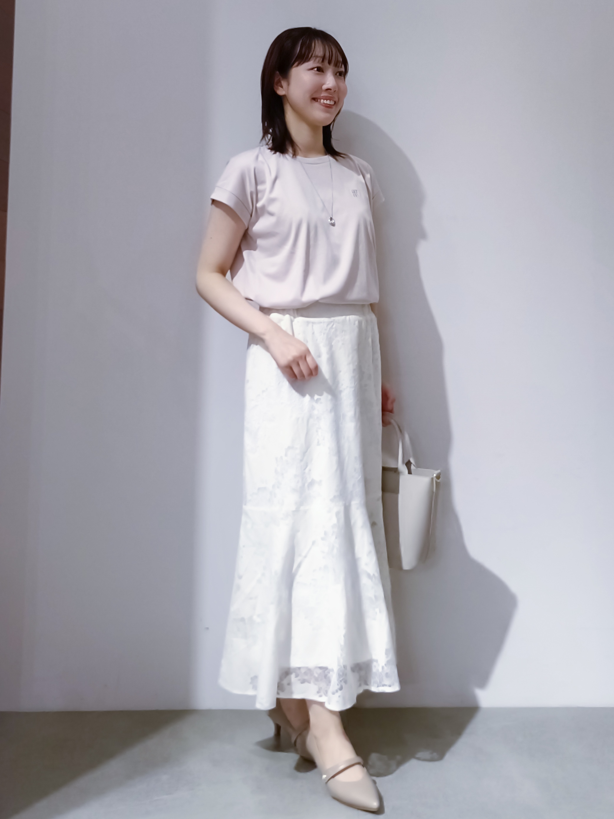 のんさんの「OPAQUE.CLIP｜【接触冷感／UV】ワンポイント刺繍Tシャツ《7col／XS~3L／洗濯機OK》」を使ったコーディネート