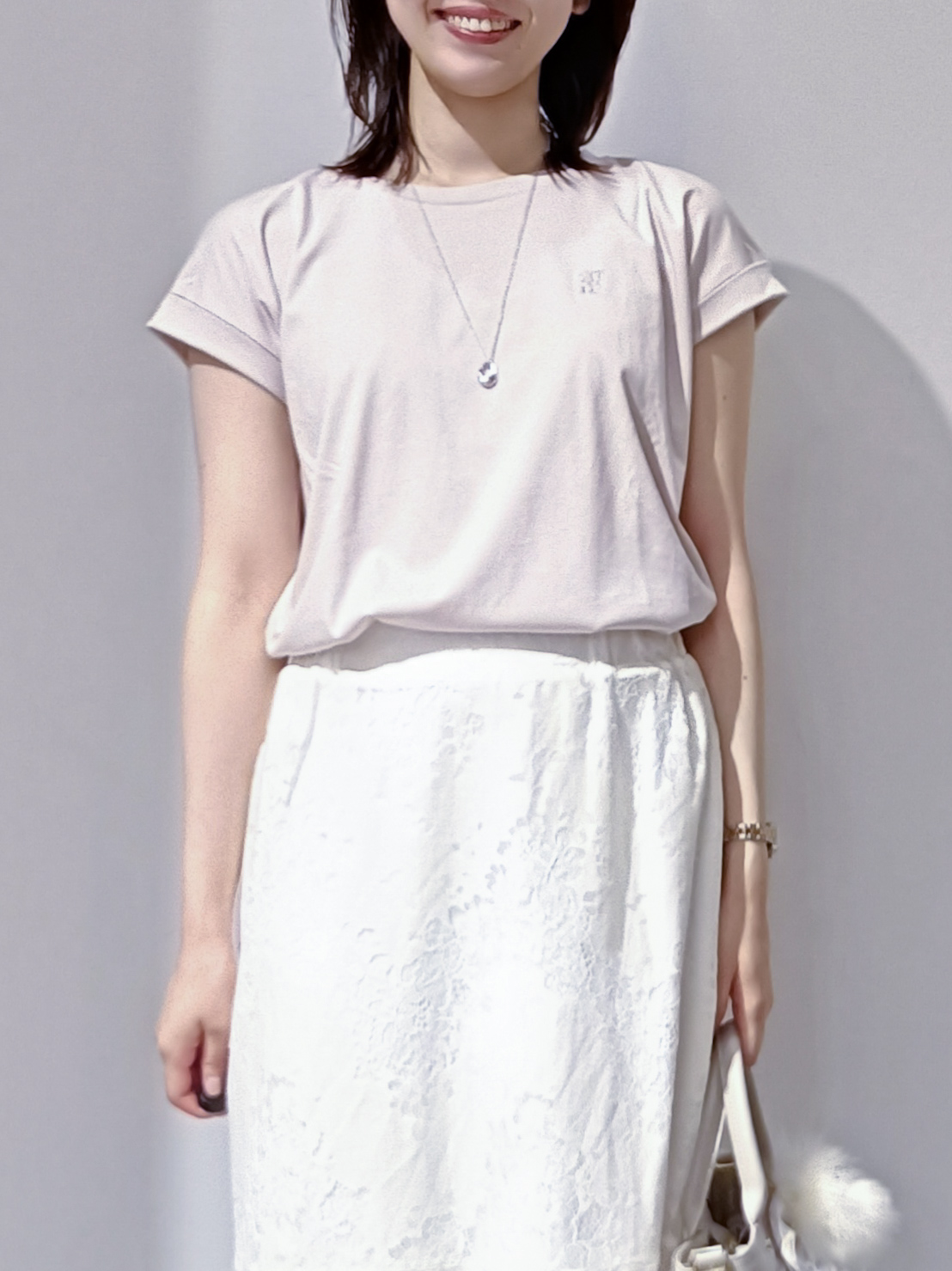 のんさんの「OPAQUE.CLIP｜【接触冷感／UV】ワンポイント刺繍Tシャツ《7col／XS~3L／洗濯機OK》」を使ったコーディネート