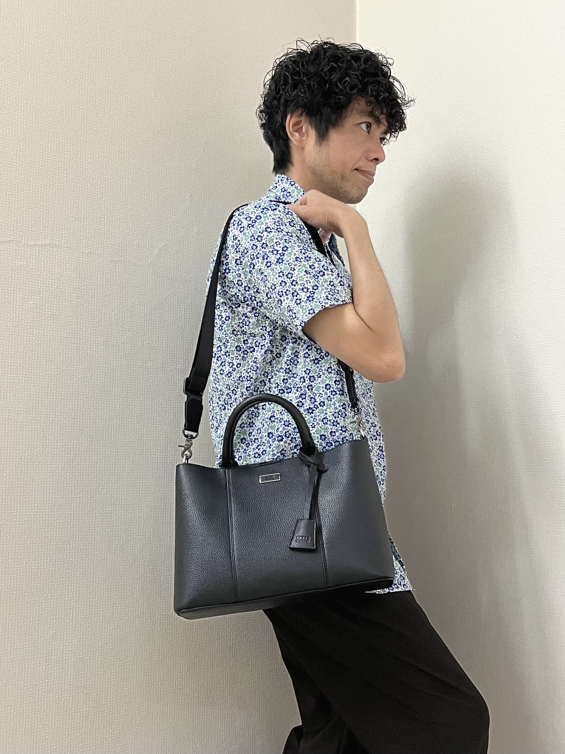 URAさんの「TAKEO KIKUCHI｜リップル小花シャツ」を使ったコーディネート