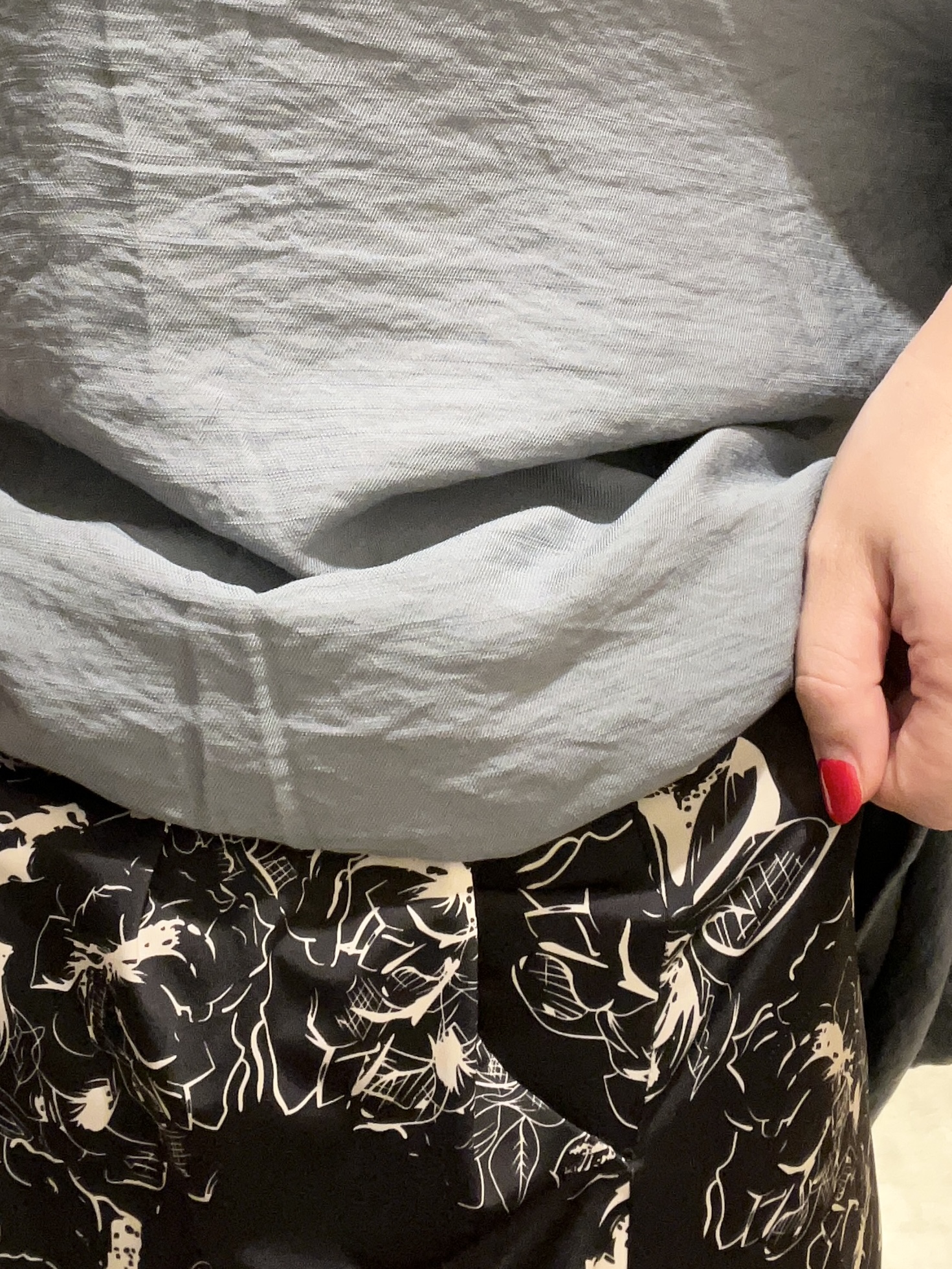 もーりぃさんの「SHOO･LA･RUE｜【ひんやり/S-LL/洗濯後しわになりにくい】体型カバーにも ゆるっとリラックスチュニック」を使ったコーディネート