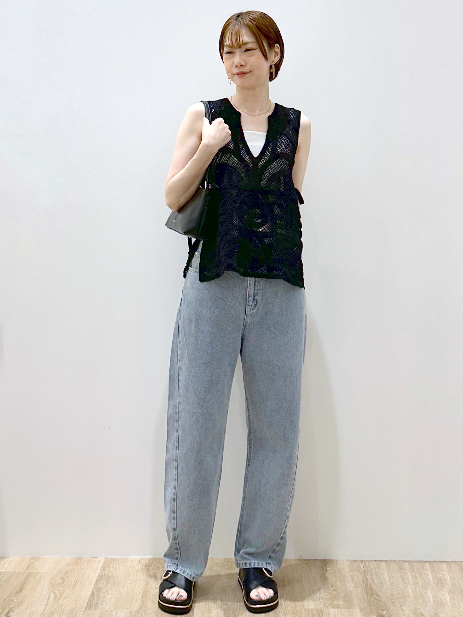 yurieさんの「OPAQUE.CLIP｜カギ針風ベスト【洗濯機OK】」を使ったコーディネート