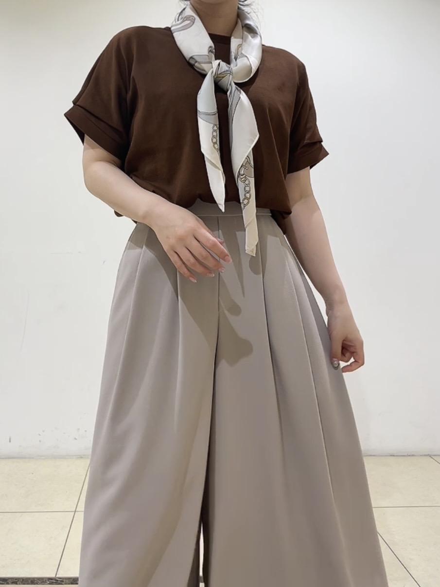 watanabeさんの「UNTITLED｜【肌に張りつきにくい/前後2WAY】ドライタッチコットンプルオーバー」を使ったコーディネート