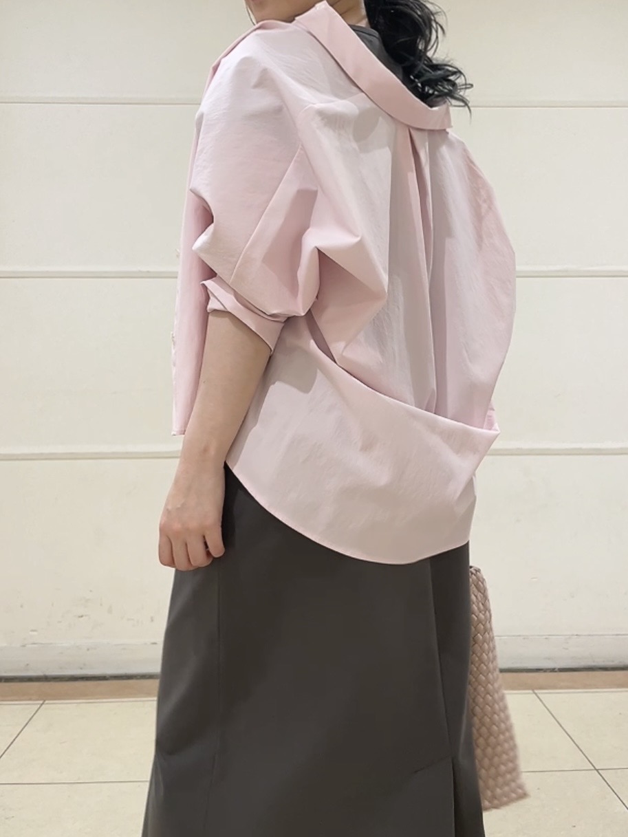 watanabeさんの「UNTITLED｜【接触冷感/吸水速乾/UVカット】ドルマンスリーブシャツ」を使ったコーディネート