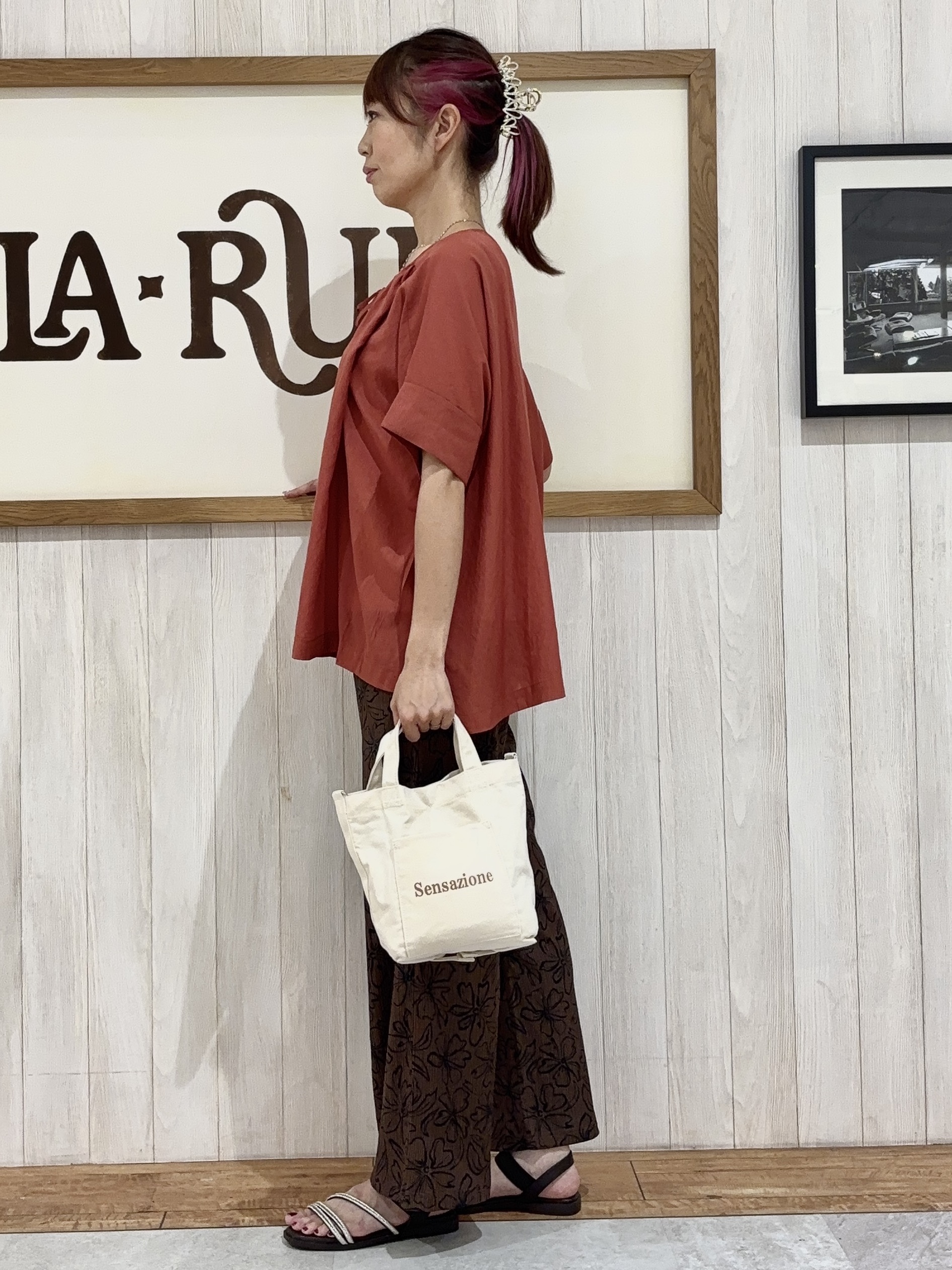 みきぽんさんの「SHOO･LA･RUE｜【2点セット】ポンチョ風ブラウス＆タンクトップセット」を使ったコーディネート