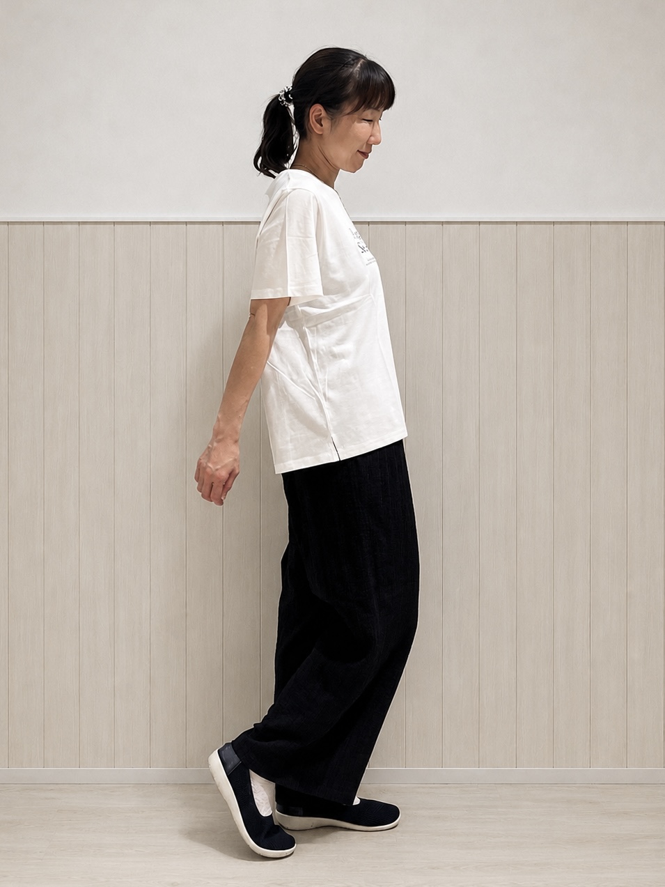 まつみさんの「SHOO･LA･RUE｜【ひんやり/UV】ほんのりシアーで上品な バックギャザーブラウス」を使ったコーディネート