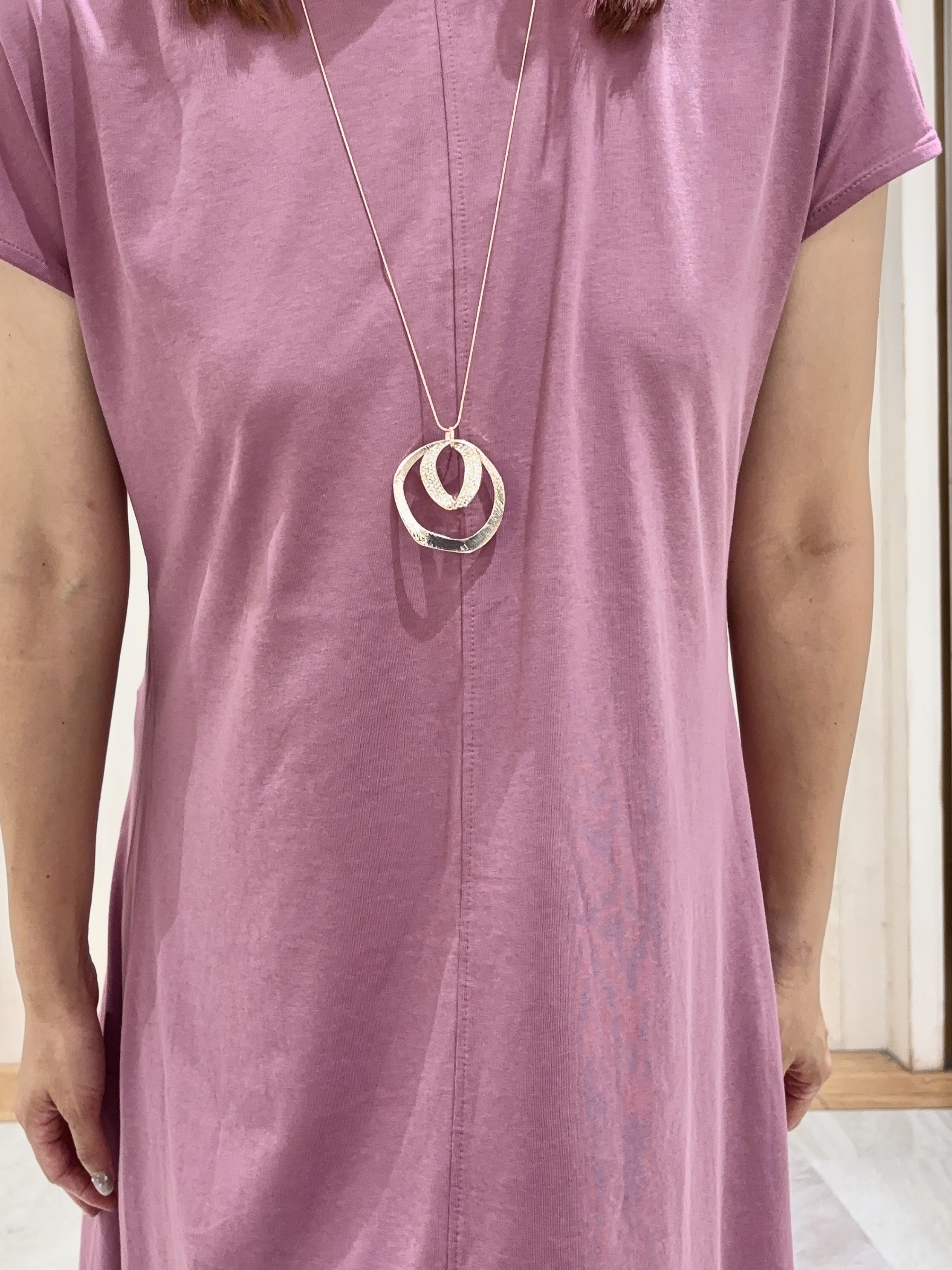 みきぽんさんの「SHOO･LA･RUE｜【ひんやり/体型カバー/洗濯機可】涼やかAラインロングワンピース」を使ったコーディネート