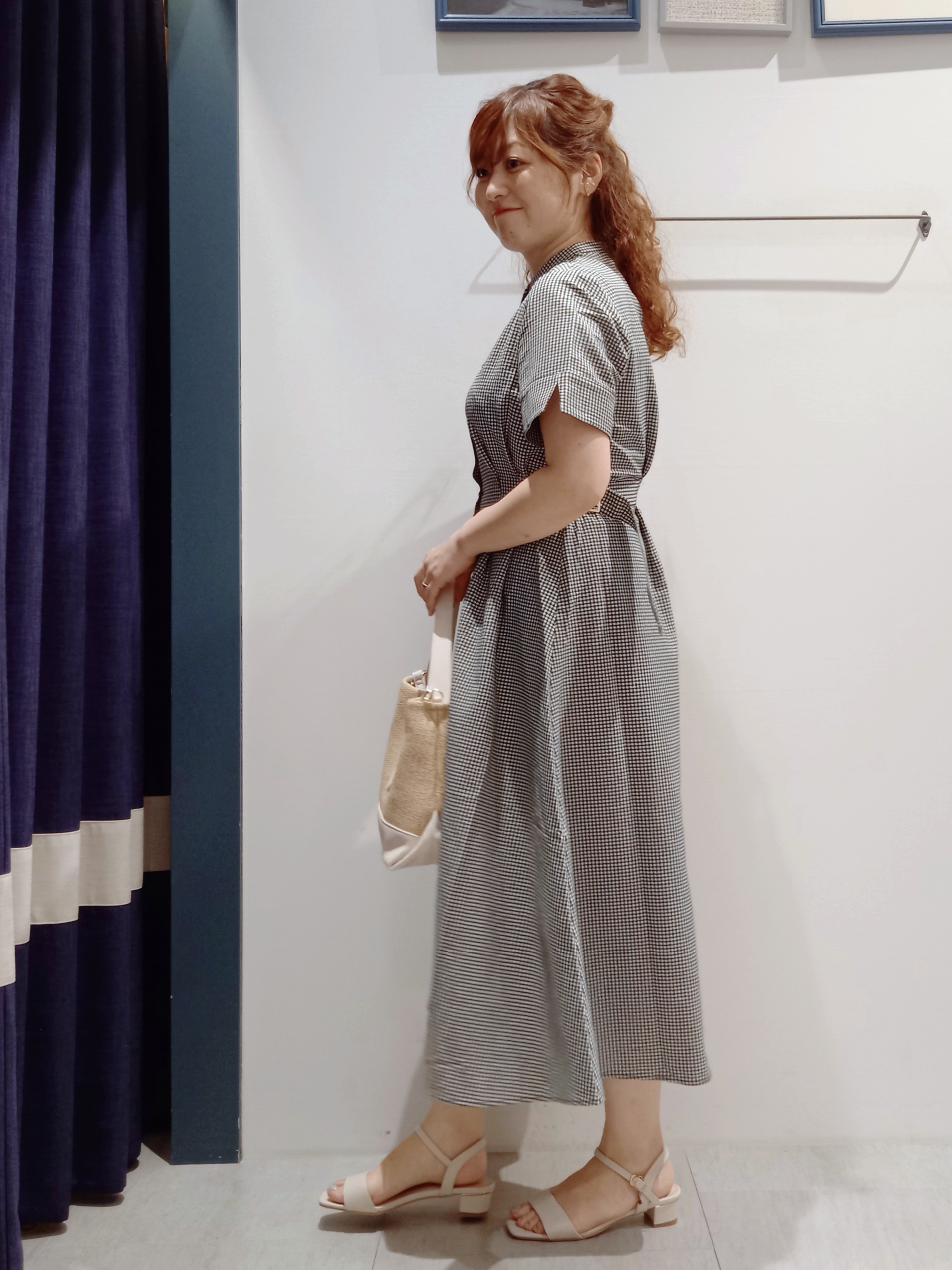 miiさんの「grove｜【低身長さんも選べる着丈/UV・シワになりにくいetc】涼やかさも、きちんとも叶うワンピース」を使ったコーディネート