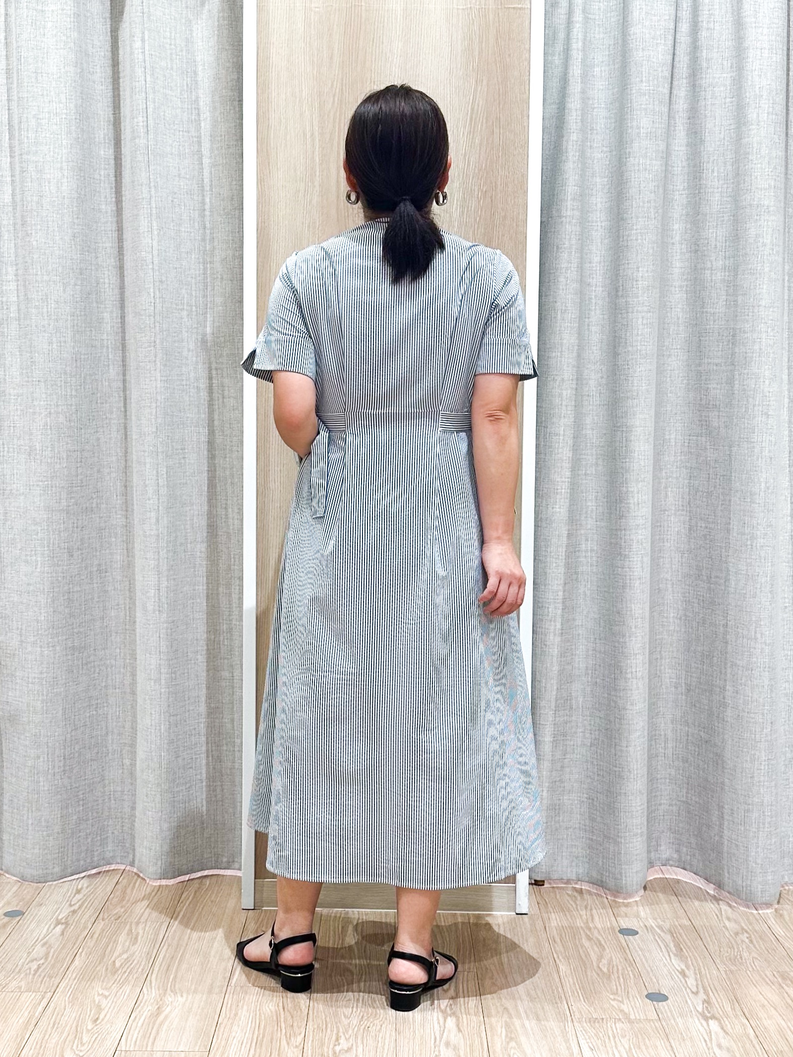 naoさんの「grove｜【低身長さんも選べる着丈/UV・シワになりにくいetc】涼やかさも、きちんとも叶うワンピース」を使ったコーディネート