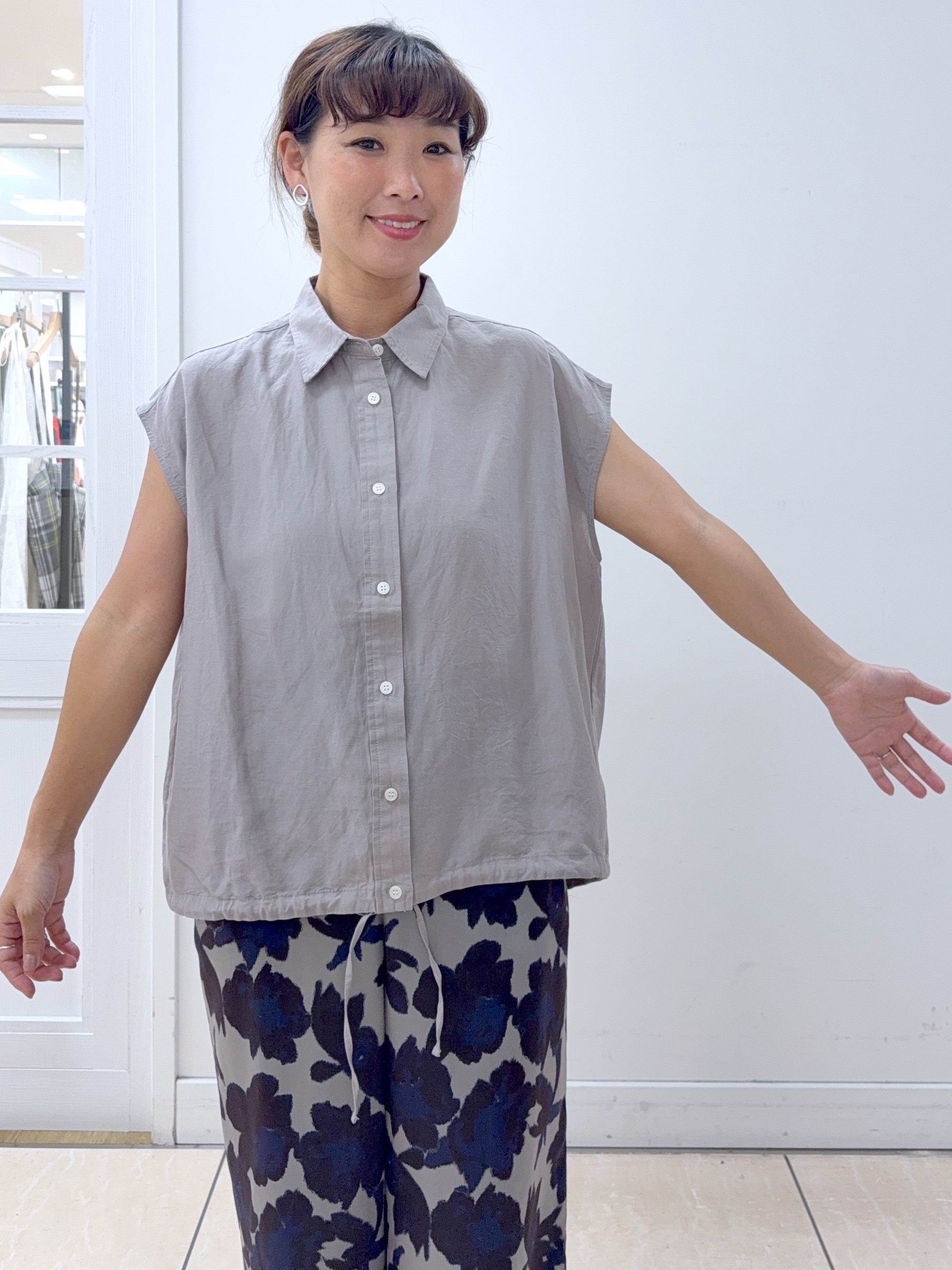 Osawaさんの「Dessin｜リネンブレンド フレンチスリーブドロストシャツ」を使ったコーディネート