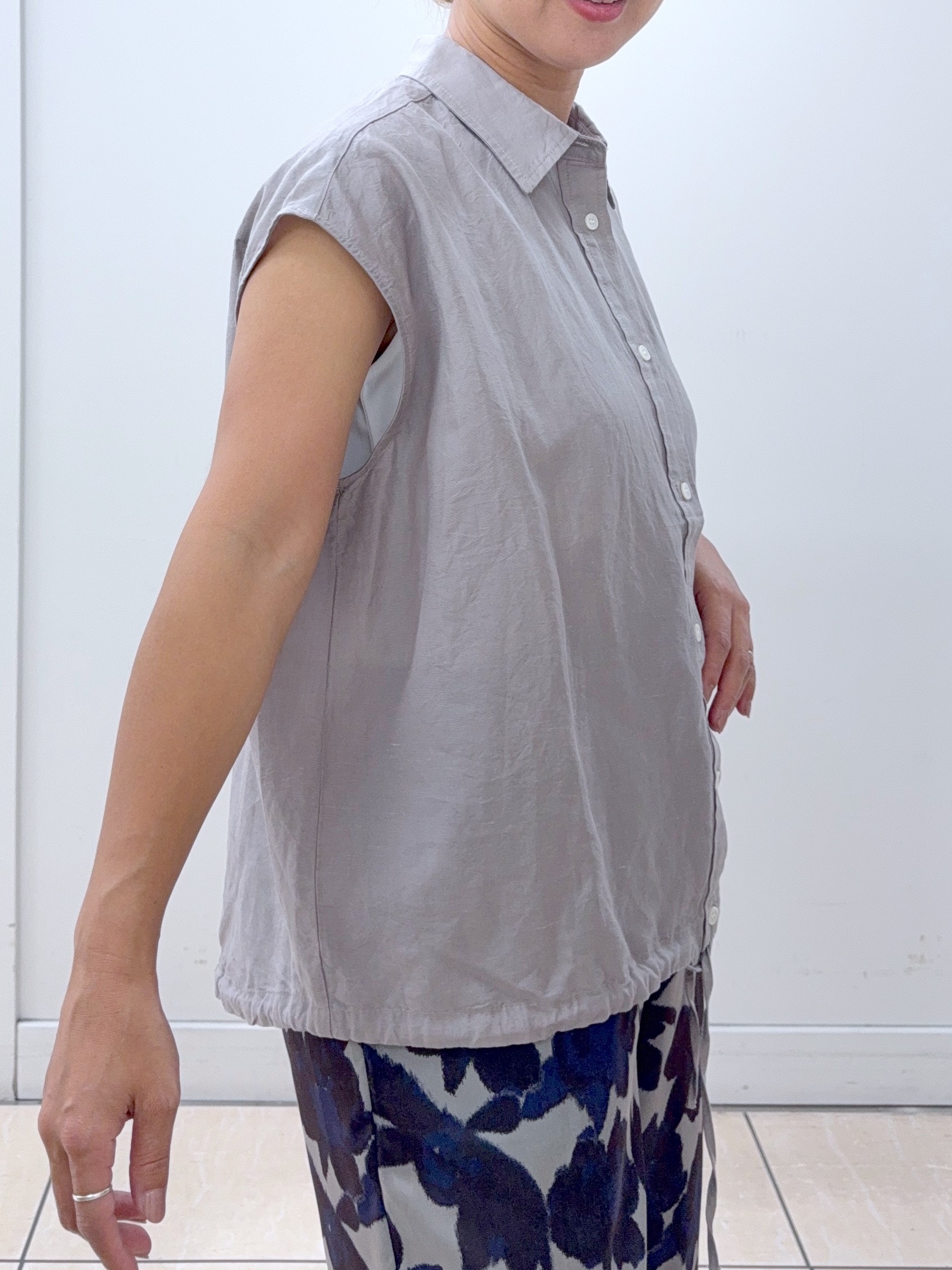 Osawaさんの「Dessin｜リネンブレンド フレンチスリーブドロストシャツ」を使ったコーディネート