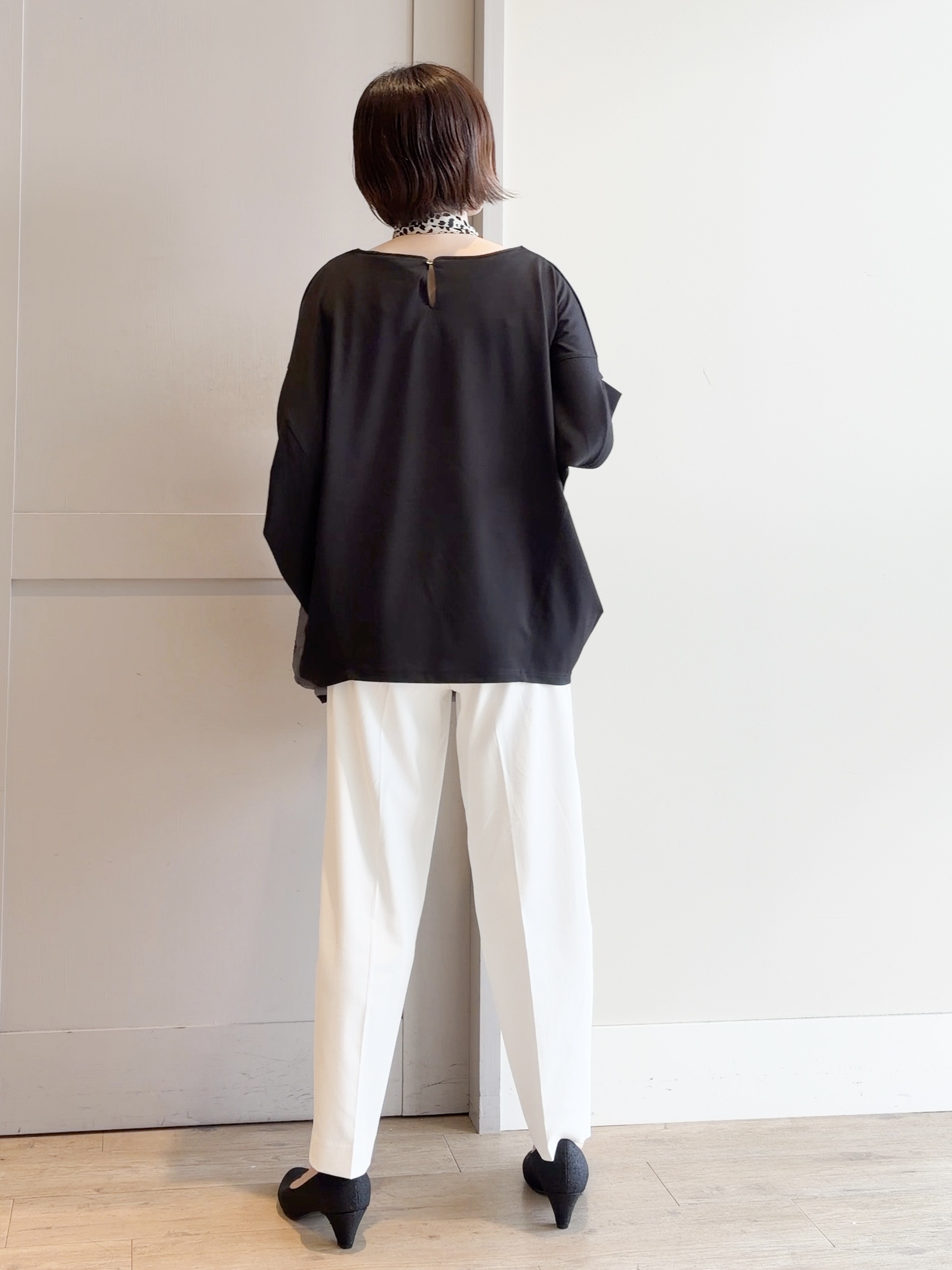 yamakoさんの「grove｜【持続冷感・体型カバー】サテンパイピングドルマンカットソー」を使ったコーディネート