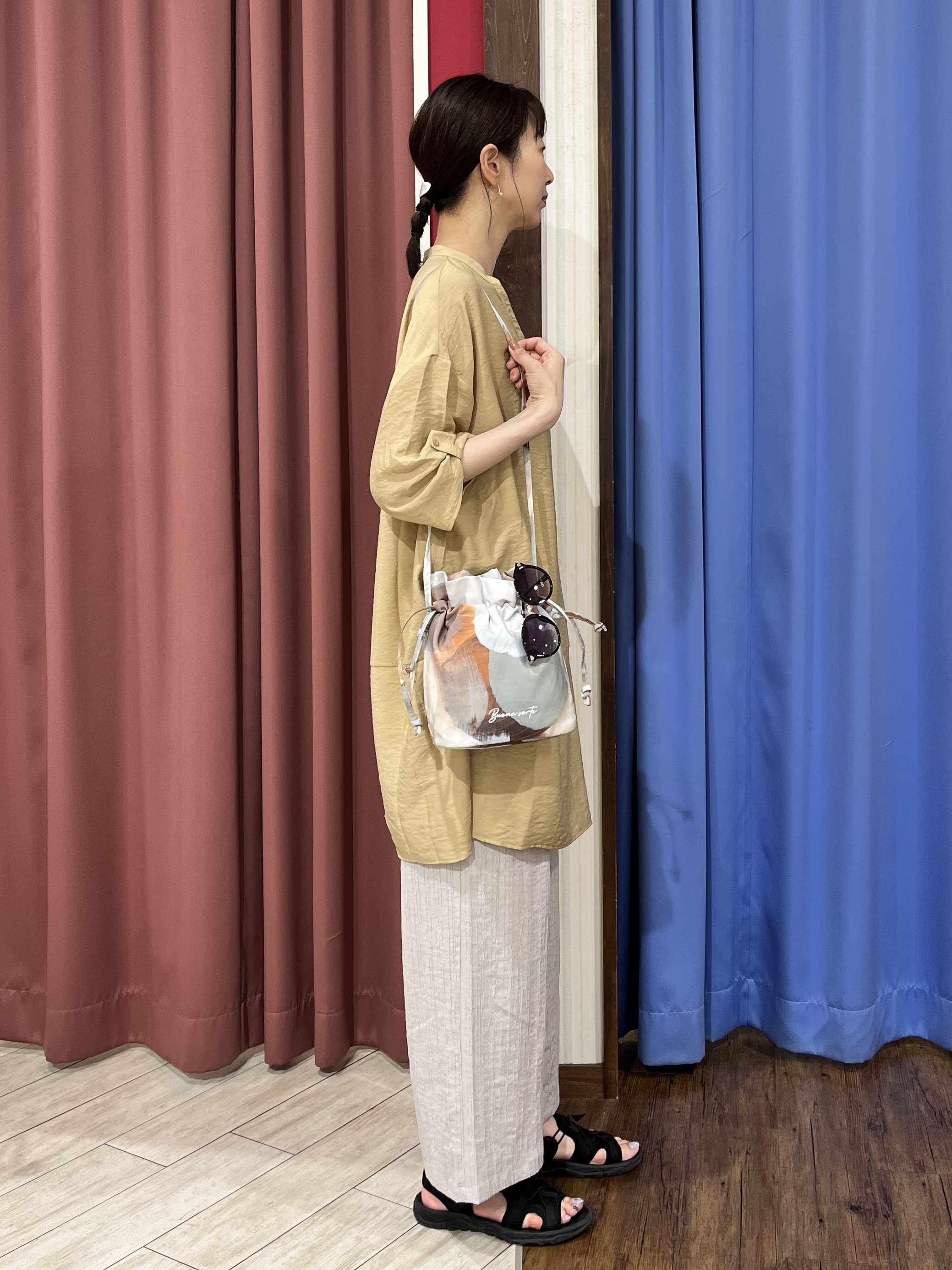 muさんの「SHOO･LA･RUE｜【ひんやり/S-LL/洗濯機可】体型カバーにも ゆるっとリラックスチュニック」を使ったコーディネート