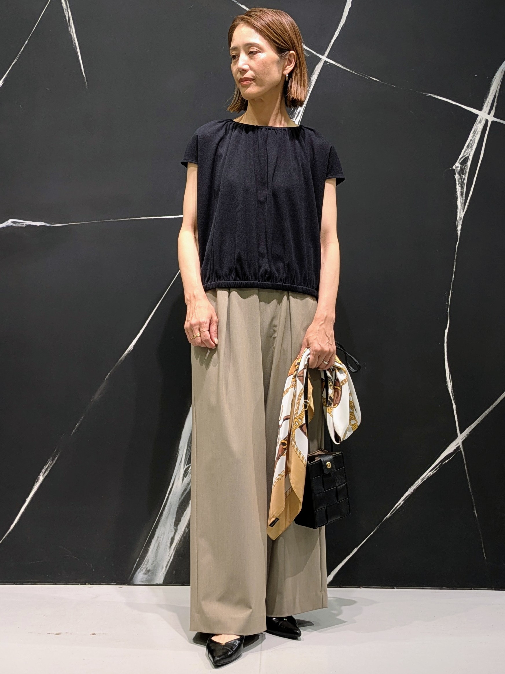 MIKIさんの「COUP DE CHANCE｜【手洗い可／日本製】ギャザーデザインプルオーバー」を使ったコーディネート