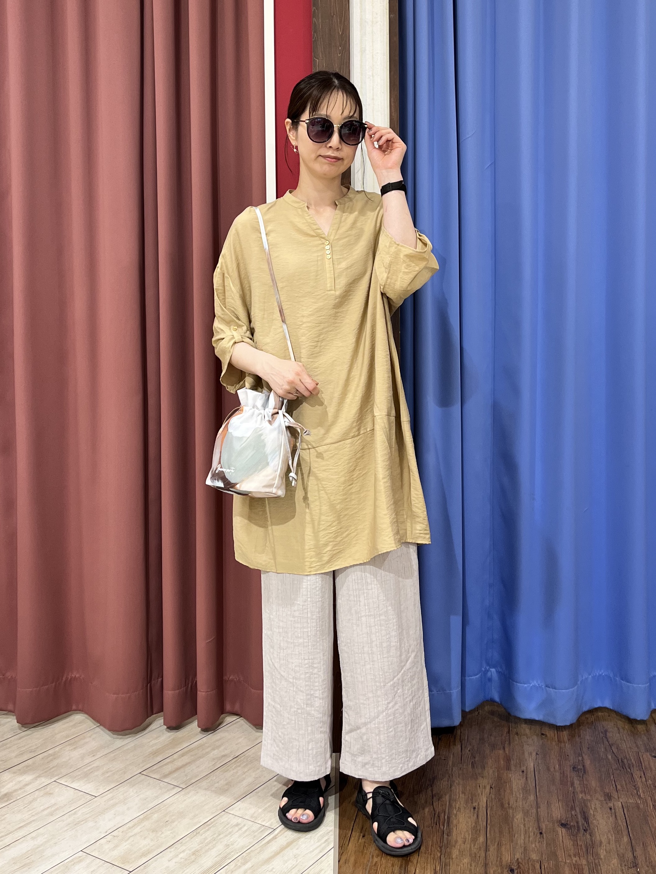 muさんの「SHOO･LA･RUE｜【ひんやり/S-LL/洗濯機可】体型カバーにも ゆるっとリラックスチュニック」を使ったコーディネート