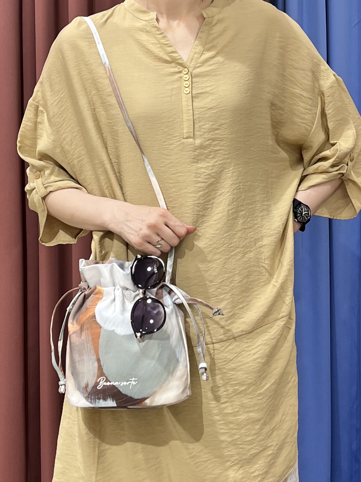 muさんの「SHOO･LA･RUE｜【ひんやり/S-LL/洗濯機可】体型カバーにも ゆるっとリラックスチュニック」を使ったコーディネート