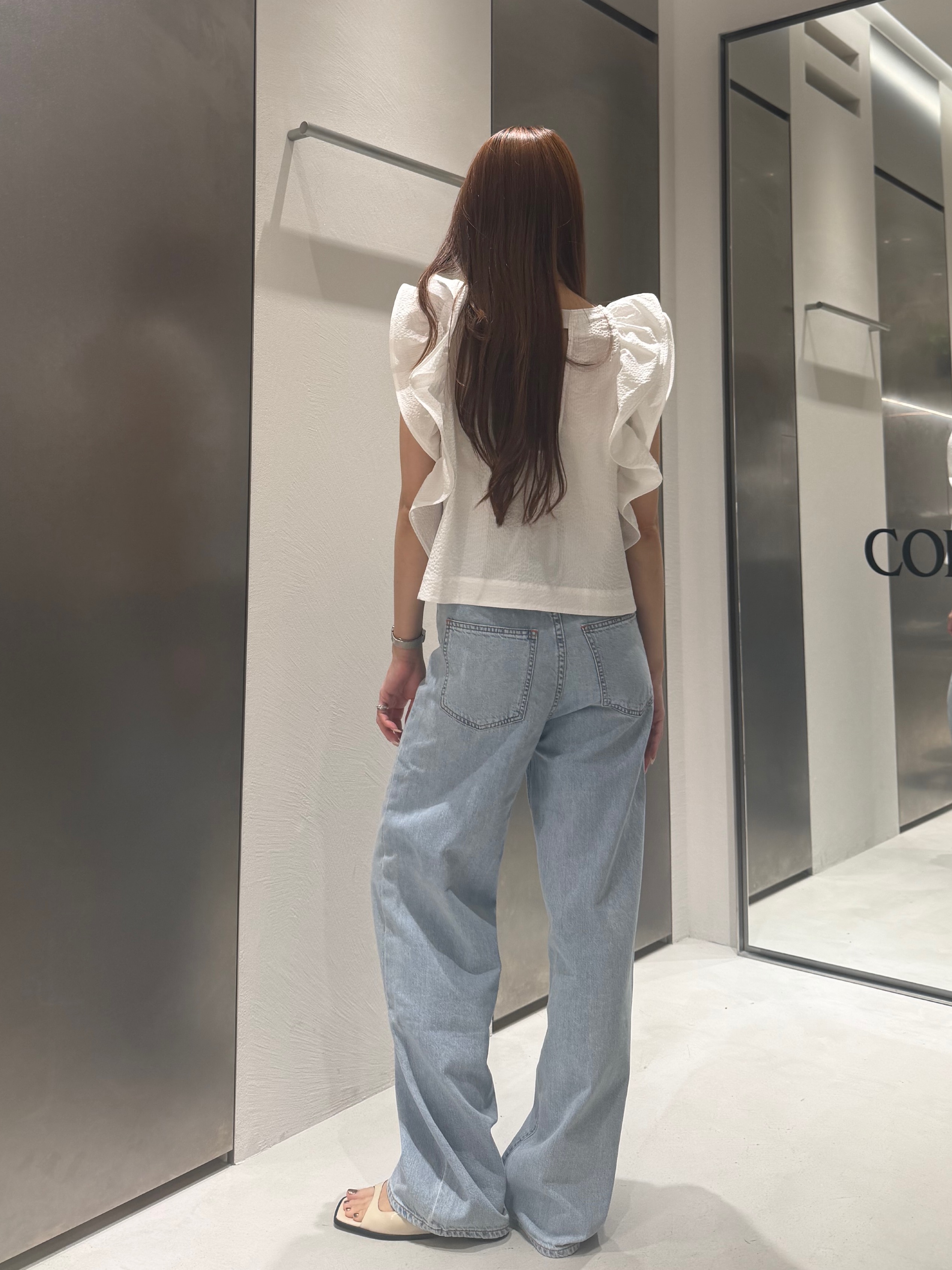 kanamiさんの「CODE A｜ruffle drama blouse」を使ったコーディネート