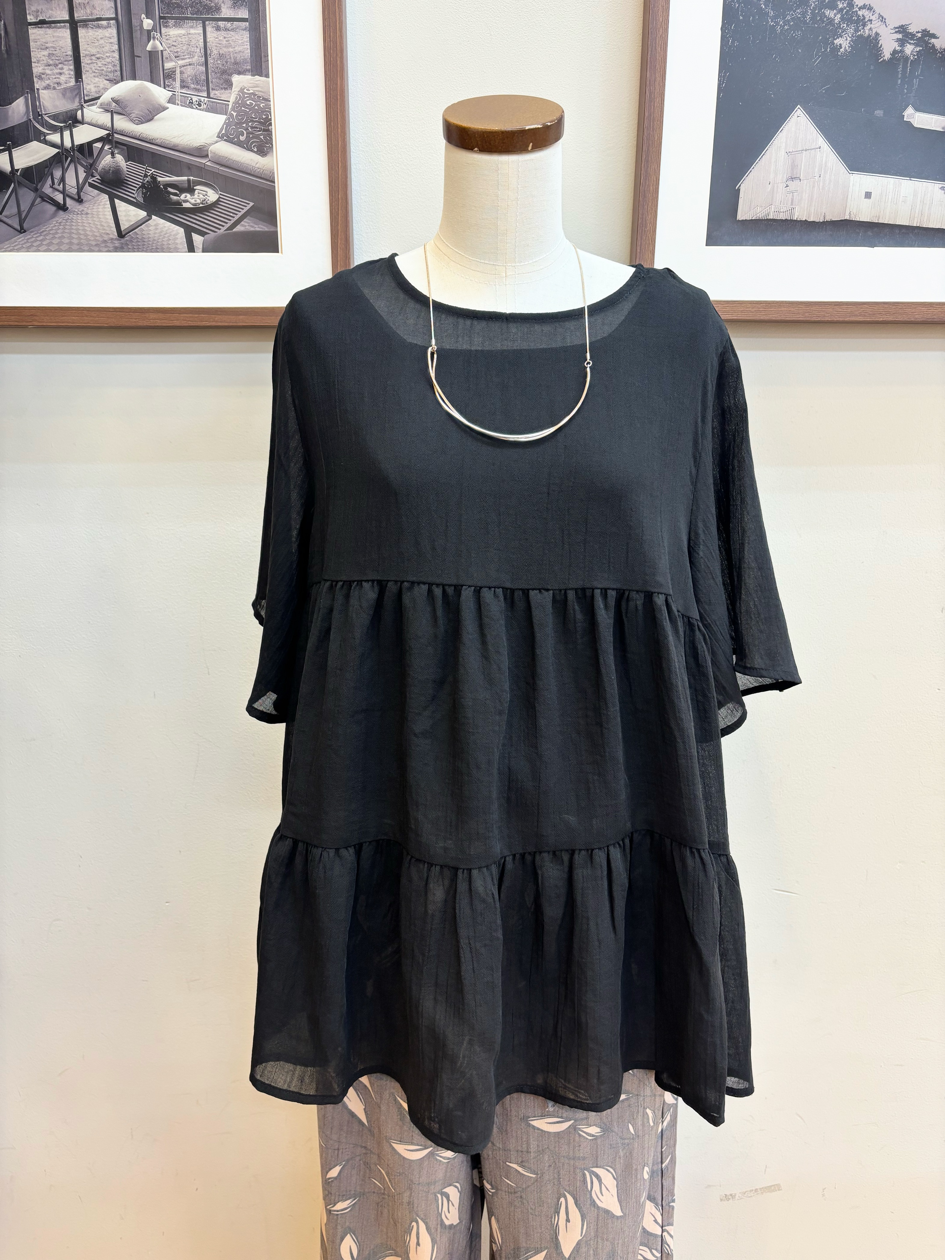 maiさんの「SHOO･LA･RUE｜【洗濯機可/S-LL】インせず着られる シアー素材が上品なティアードブラウス」を使ったコーディネート