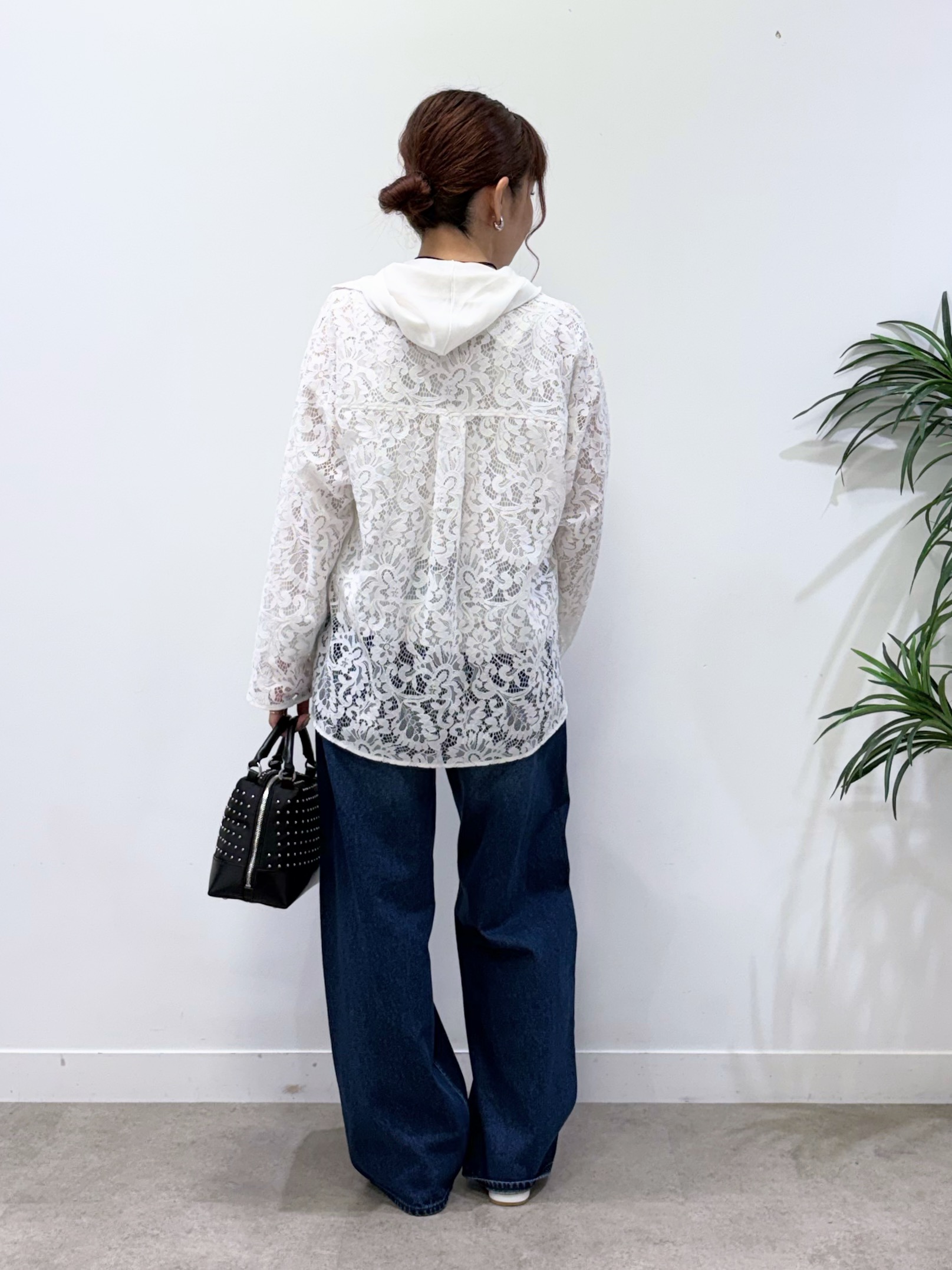tsuyuさんの「INDIVI｜【洗える／トレンド】大人レースシャツ」を使ったコーディネート