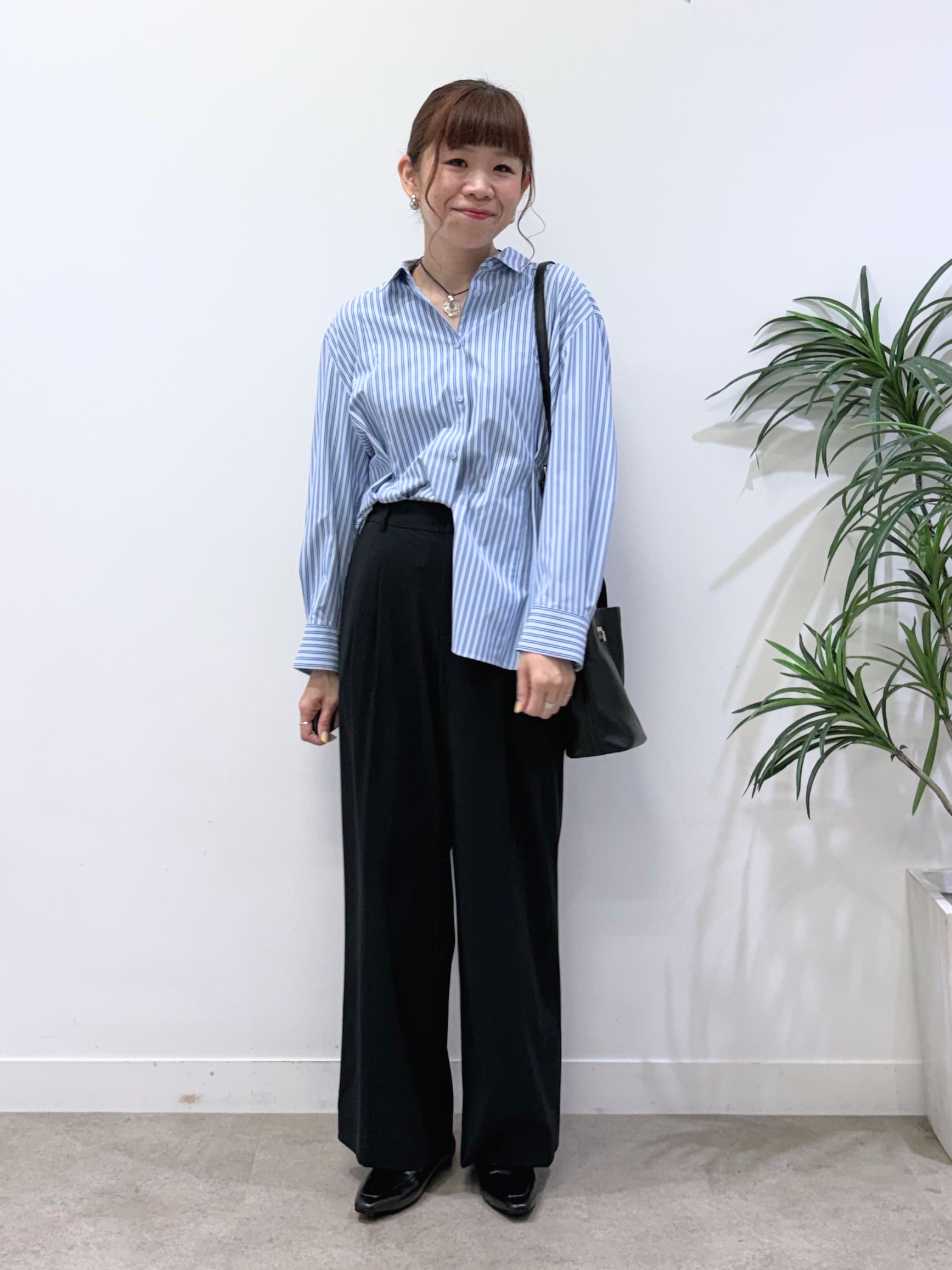 tsuyuさんの「INDIVI｜【UV／接触冷感／高ストレッチ】フロントタックシャツ」を使ったコーディネート