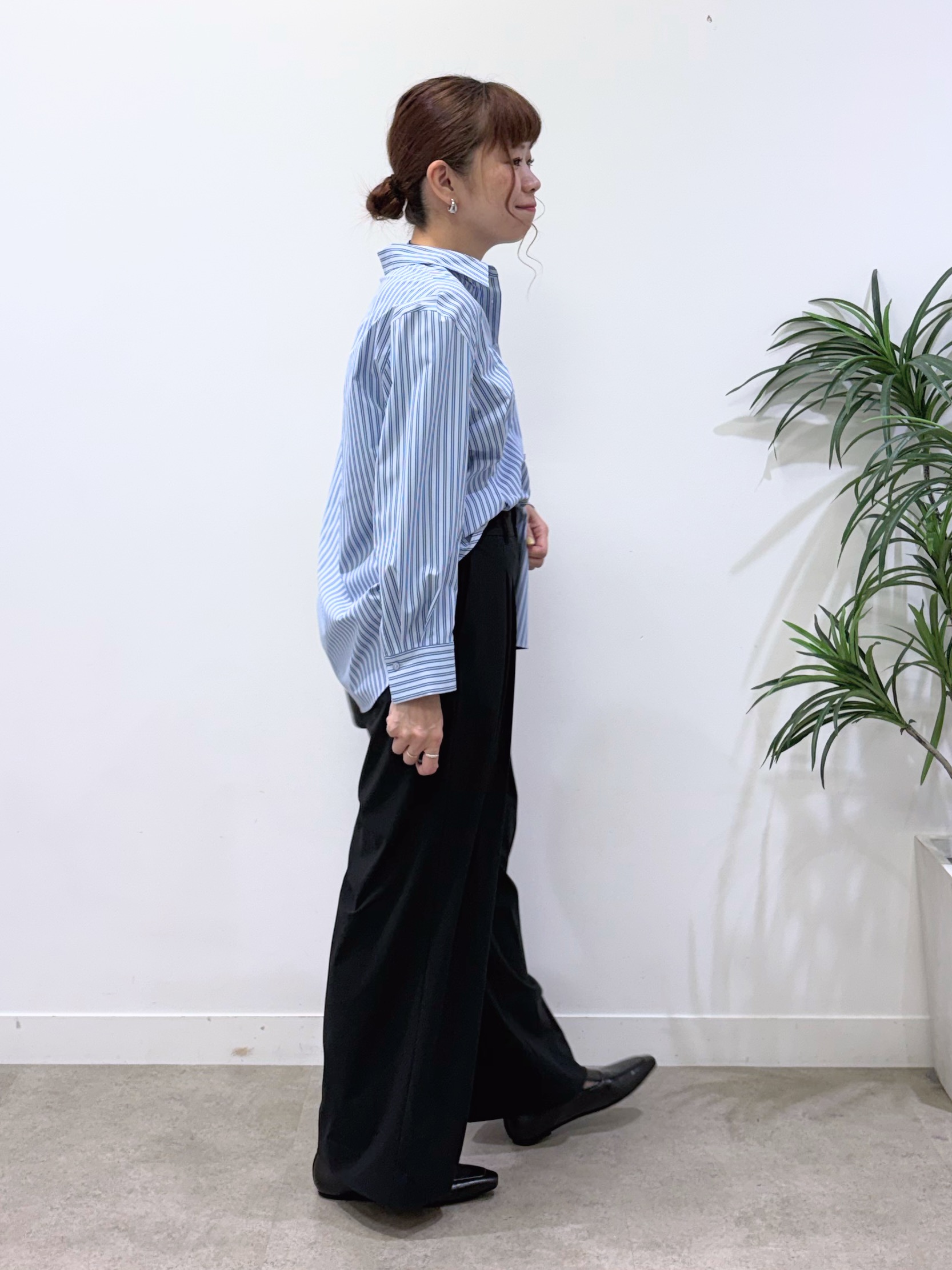 tsuyuさんの「INDIVI｜【UV／接触冷感／高ストレッチ】フロントタックシャツ」を使ったコーディネート