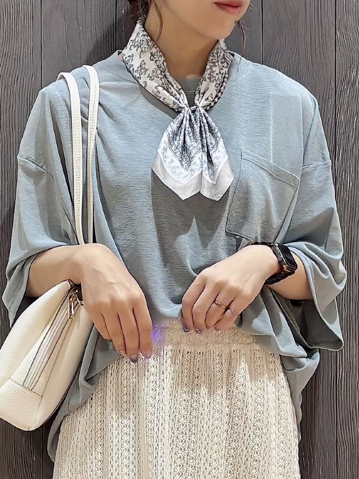 meiさんの「SHOO･LA･RUE｜【S-LL/洗濯機可/体型カバー】ゆるっとこなれる 大人のシアースラブTシャツ」を使ったコーディネート