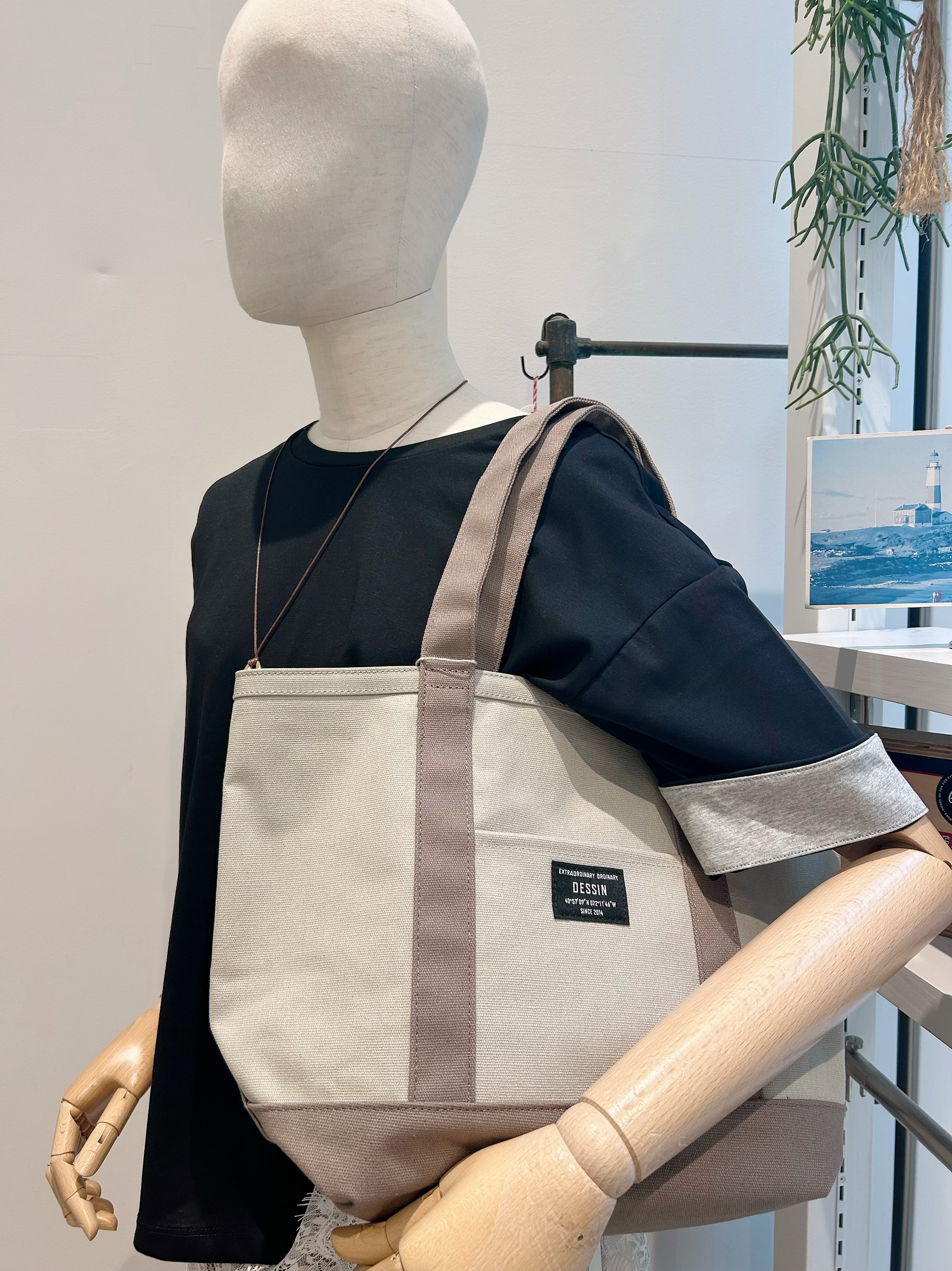 YOUKOさんの「Dessin｜配色キャンバストートバッグM」を使ったコーディネート