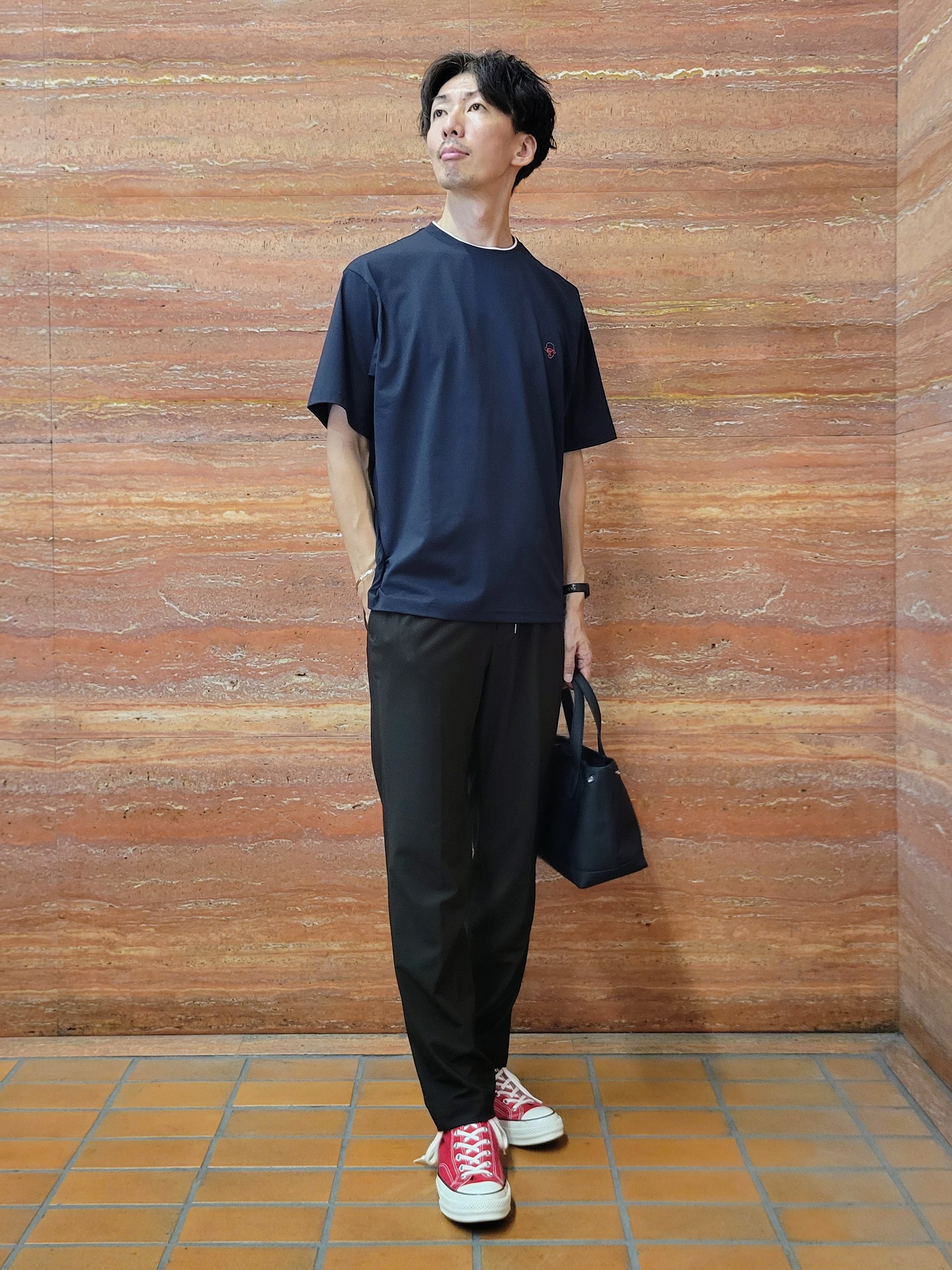 piroyaさんの「TAKEO KIKUCHI｜【汗染み軽減】フェイクレイヤー ワンポイント プルオーバー」を使ったコーディネート