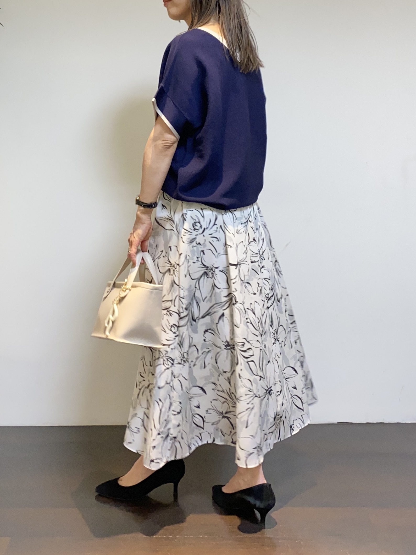 tomoさんの「UNTITLED｜【11色展開/体型カバー】前後2WAYフレンチスリーブニット」を使ったコーディネート