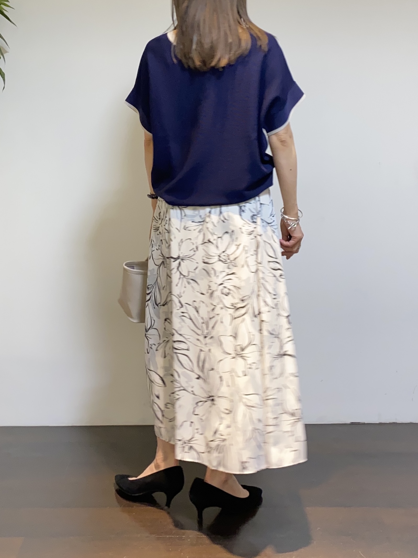 tomoさんの「UNTITLED｜【11色展開/体型カバー】前後2WAYフレンチスリーブニット」を使ったコーディネート