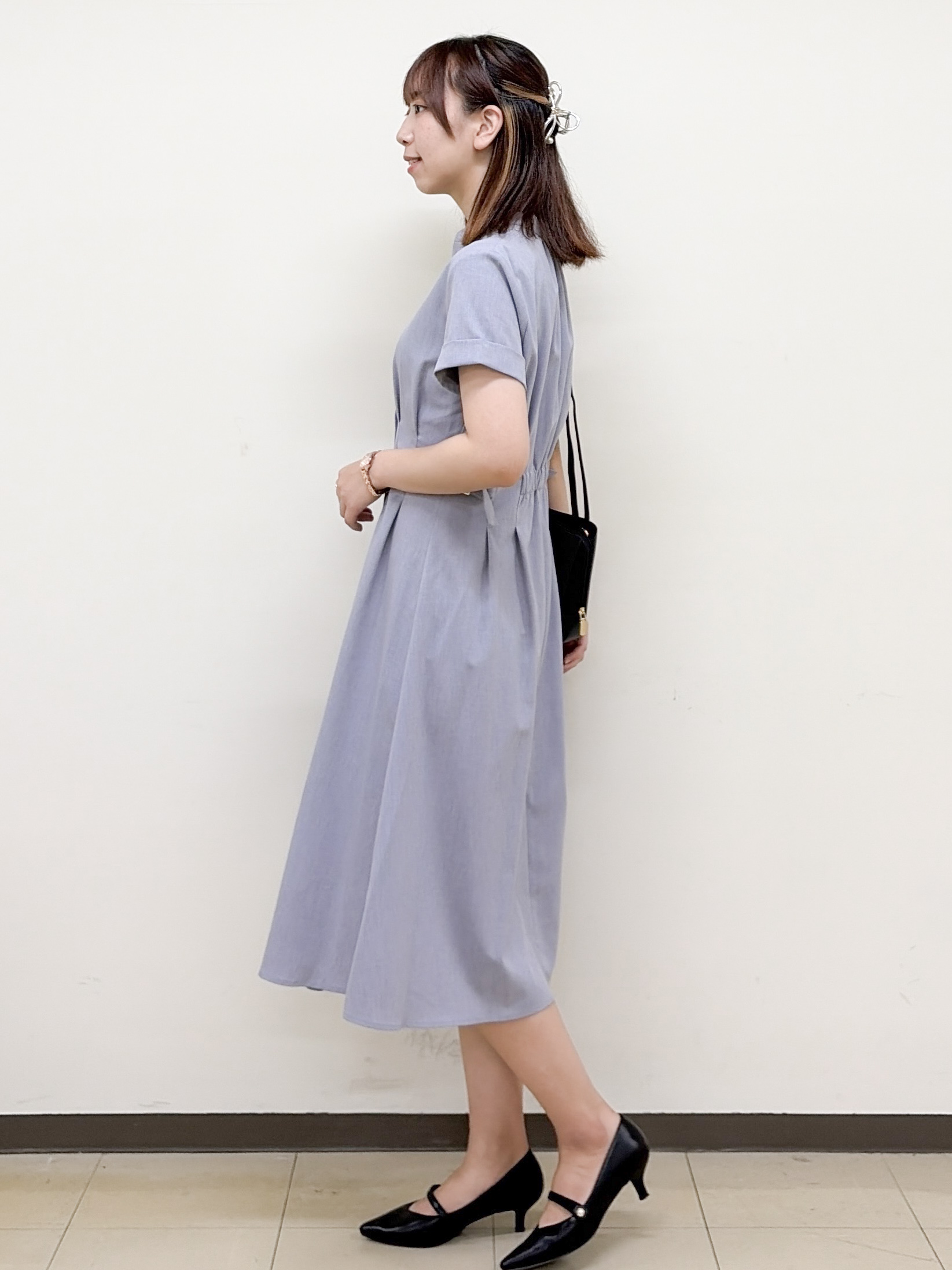 yurinaさんの「index｜【接触冷感／吸水速乾／UVケア】リネンライクサイドベルトシャツワンピース《透け防止／洗濯機OK》」を使ったコーディネート