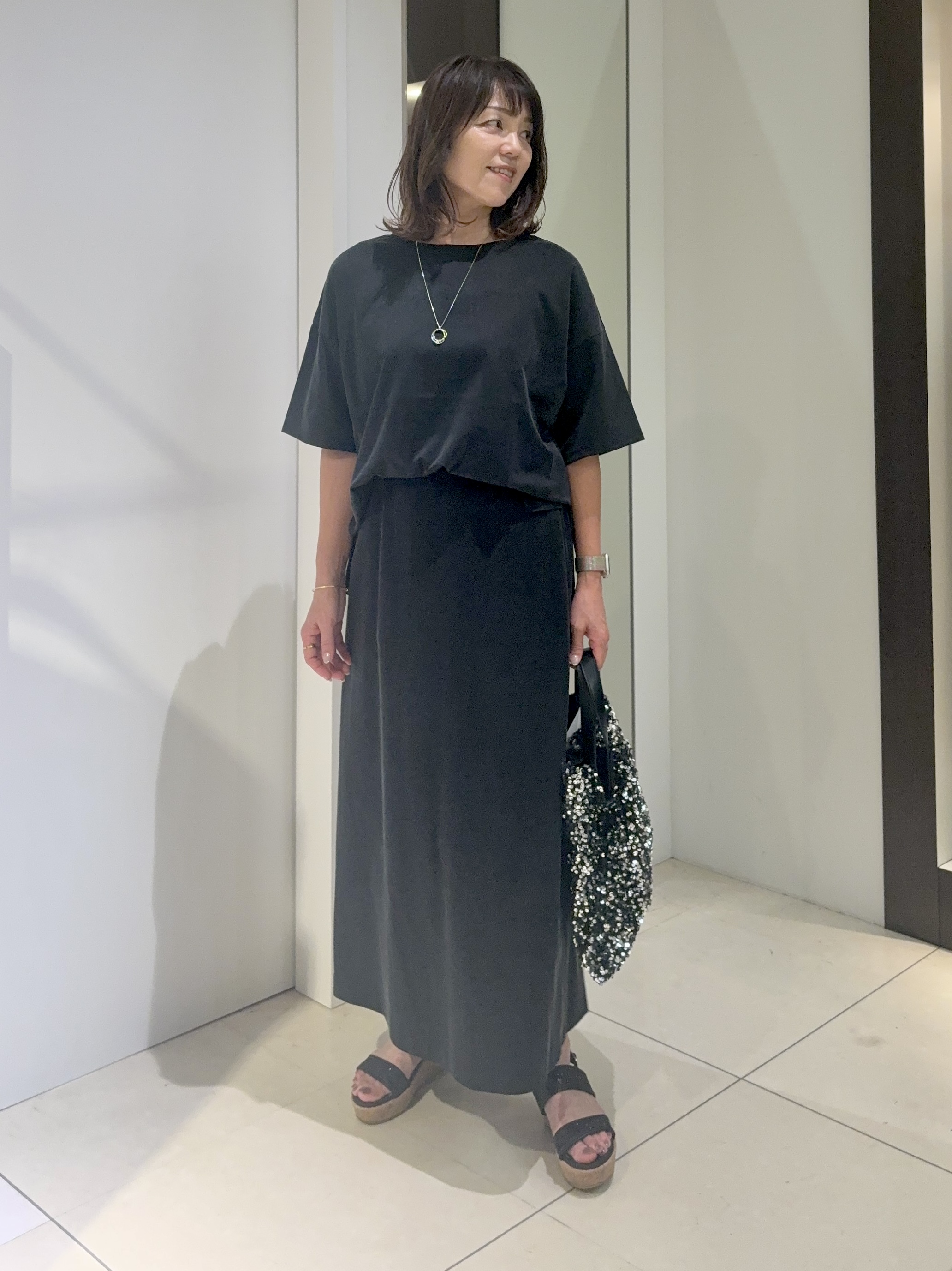 tomoさんの「UNTITLED｜【セットアップ可/接触冷感】ヴィンテージライクプルオーバー」を使ったコーディネート