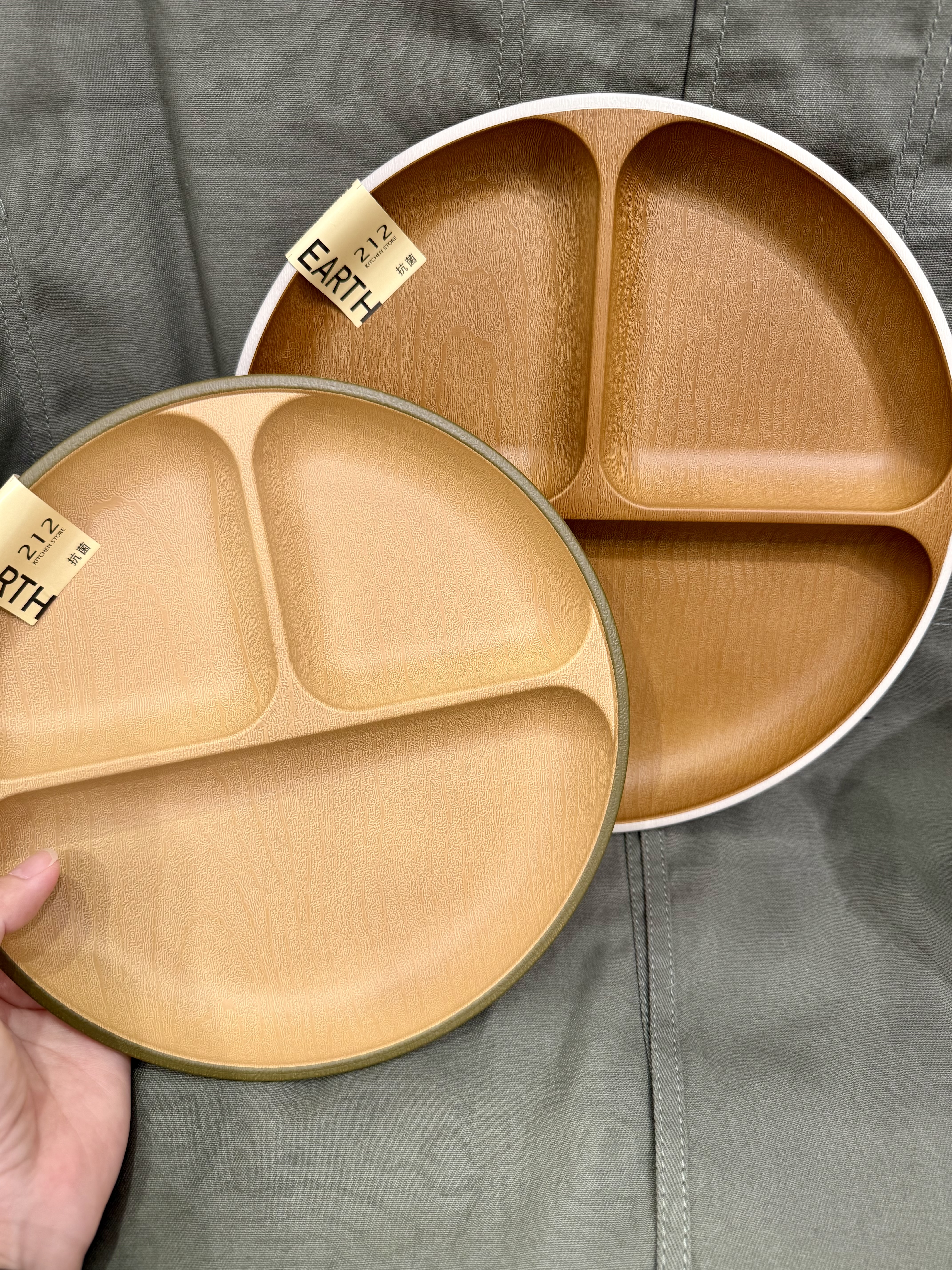 きのこさんの「212 KITCHEN STORE｜earth color 抗菌スクエアプレート OB」を使ったコーディネート