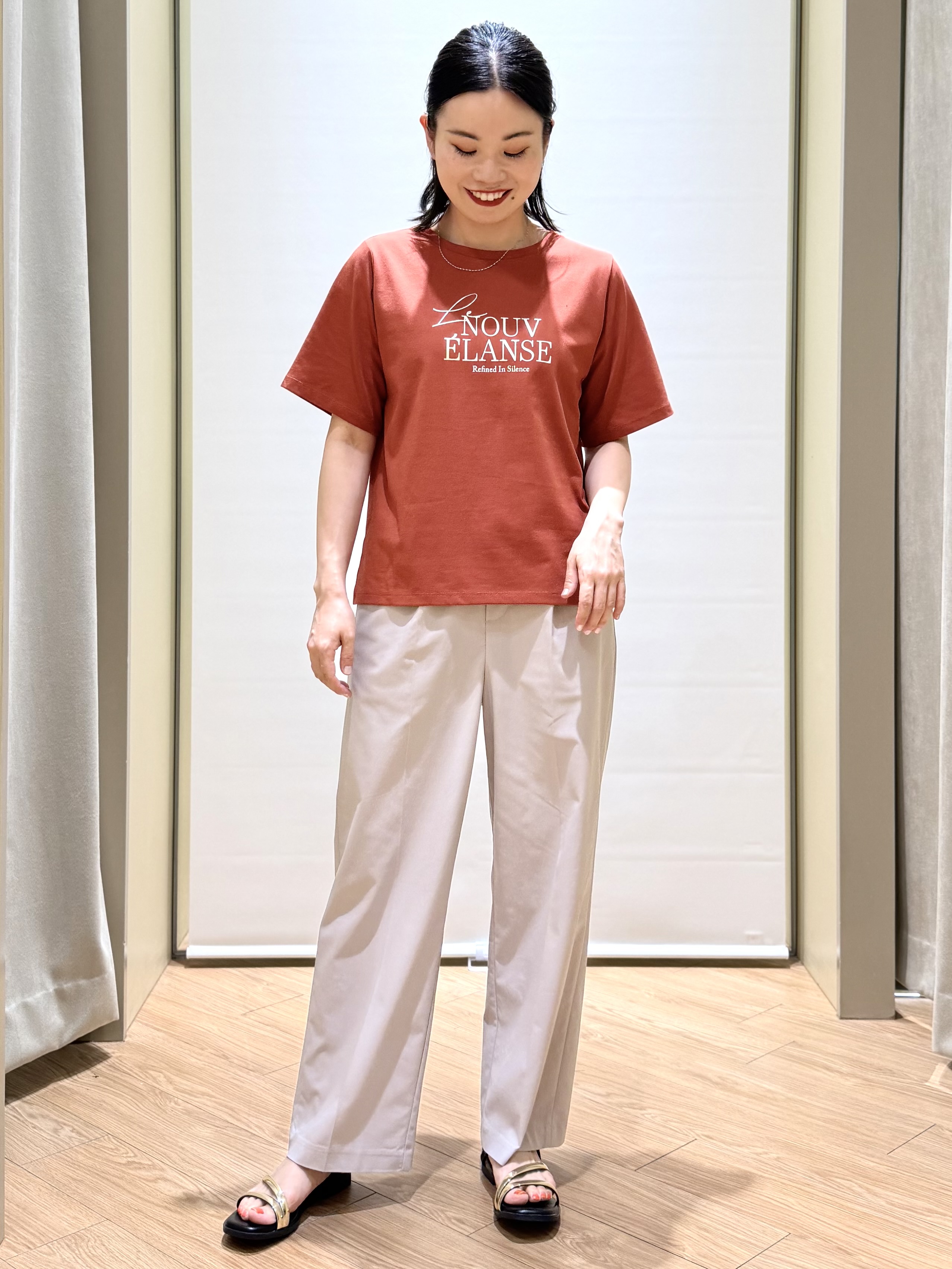 あんりさんの「grove｜【吸水速乾・UVカット・接触冷感・マシンウォッシャブル】ベーシックMIXロゴプリントT」を使ったコーディネート