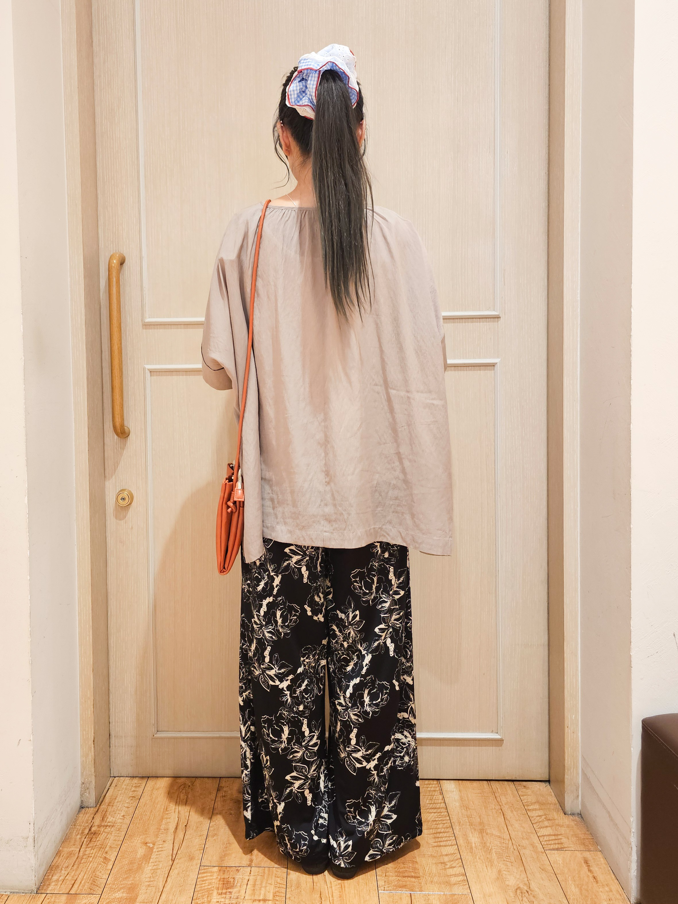 ゆゆさんの「SHOO･LA･RUE｜【2点セット】ポンチョ風ブラウス＆タンクトップセット」を使ったコーディネート
